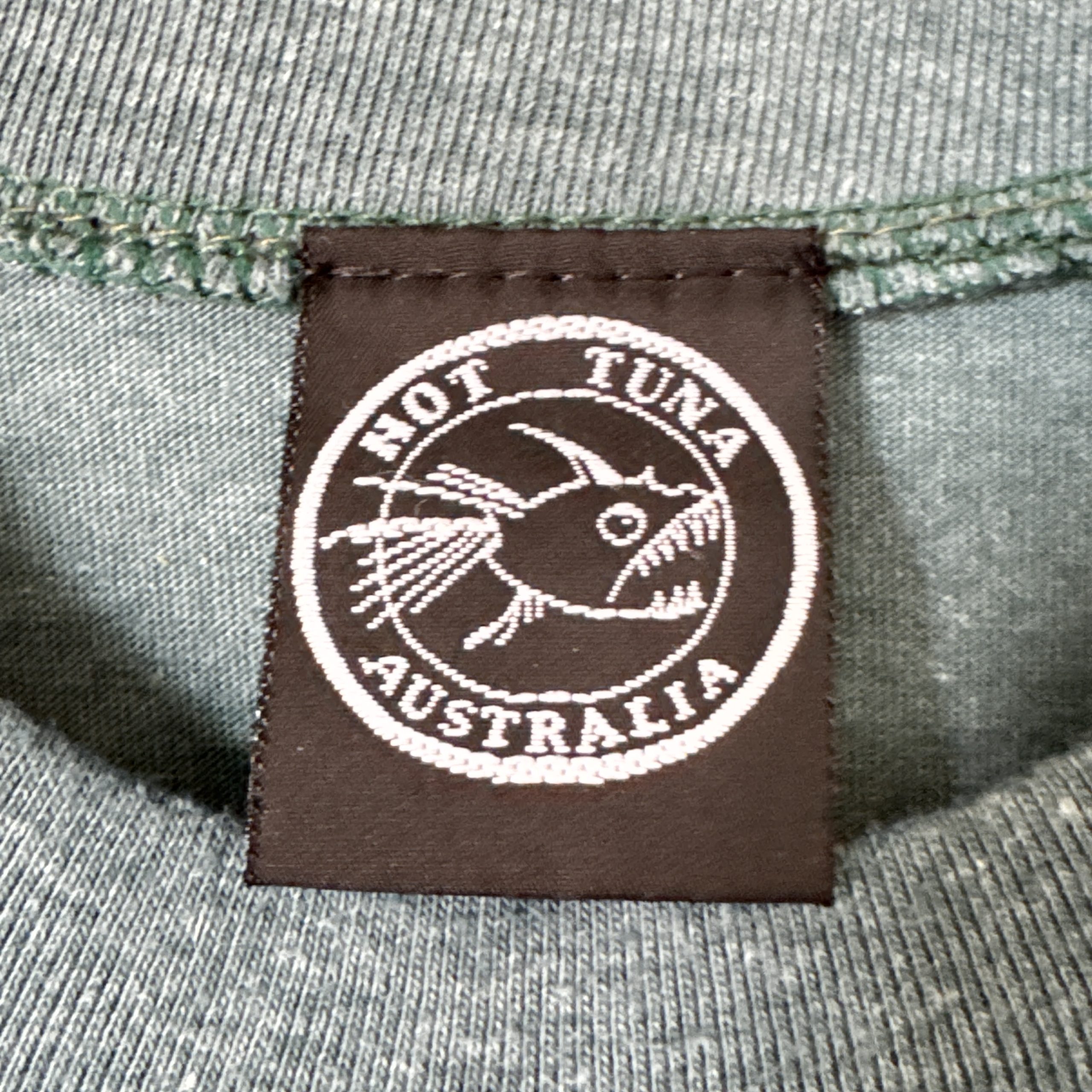 Hot Tuna Grey T-Shirt Small with Fish Logo 2348 image 5