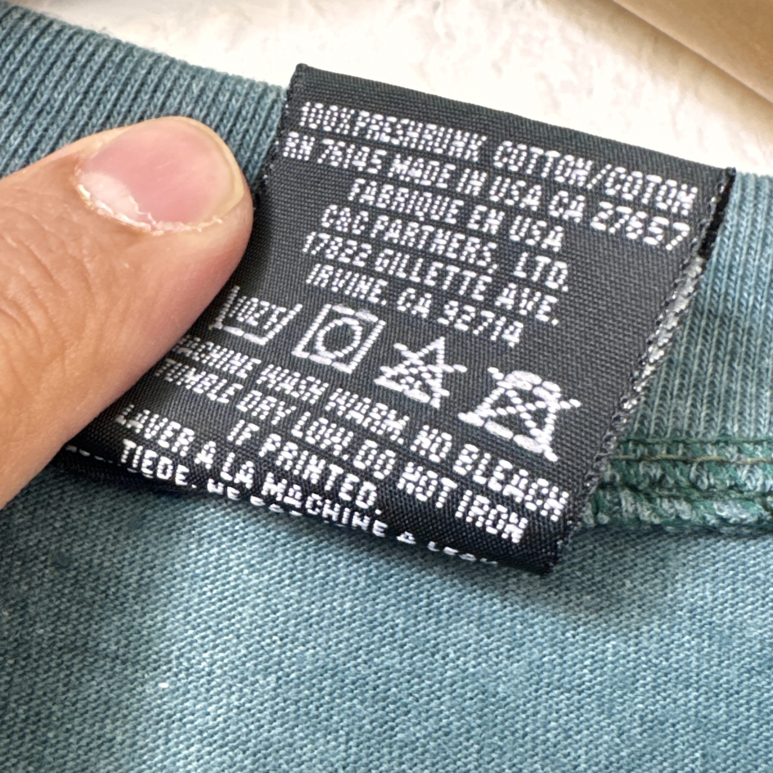 Hot Tuna Grey T-Shirt Small with Fish Logo 2348 image 6