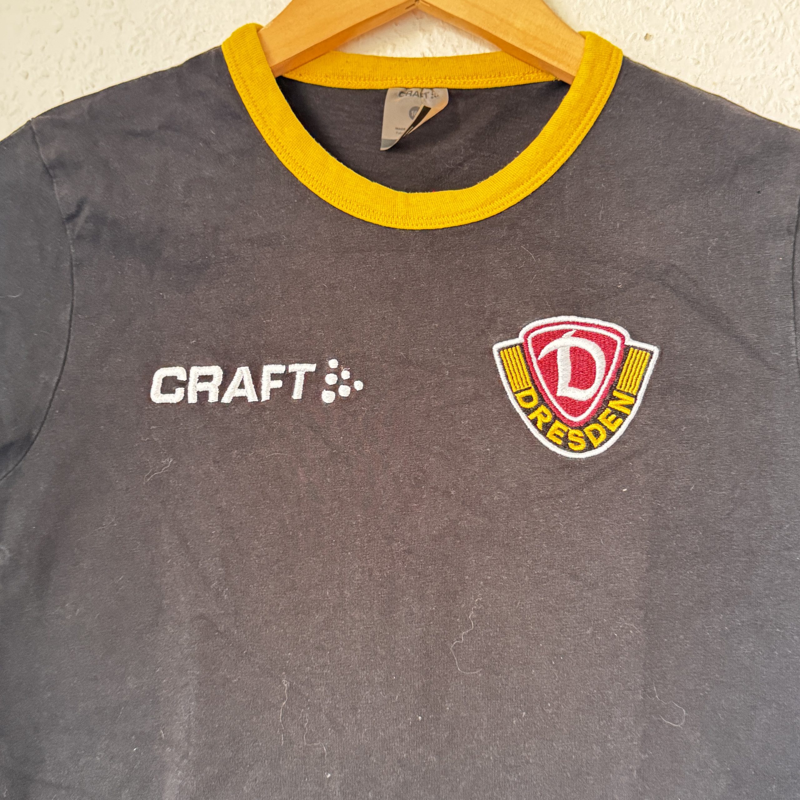 Craft Black & Yellow Dresden Logo Junior T-Shirt Size 160 2353 image 3