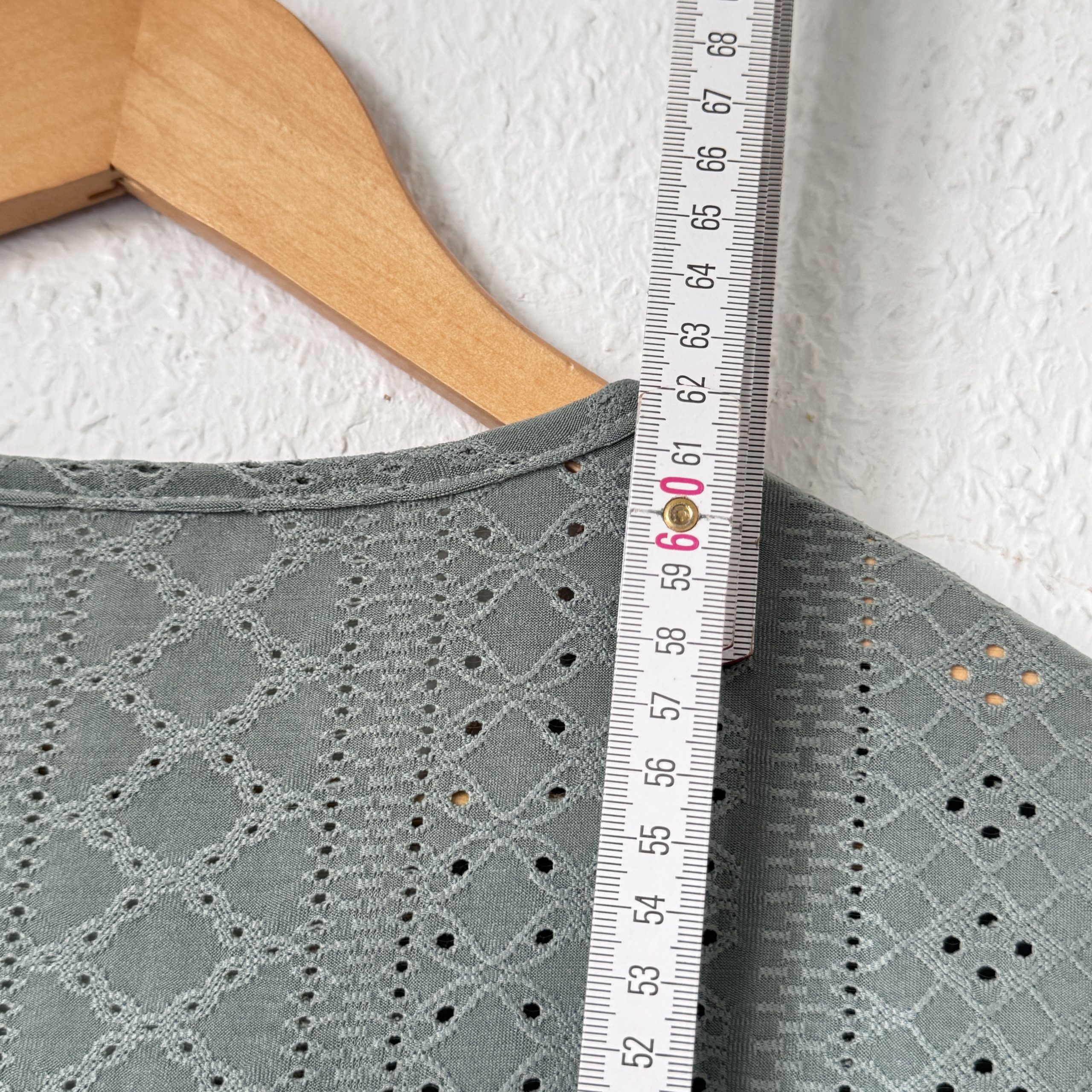 Green Eyelet Knit Top Medium with Lace V-Neck Detail 2354 image 8