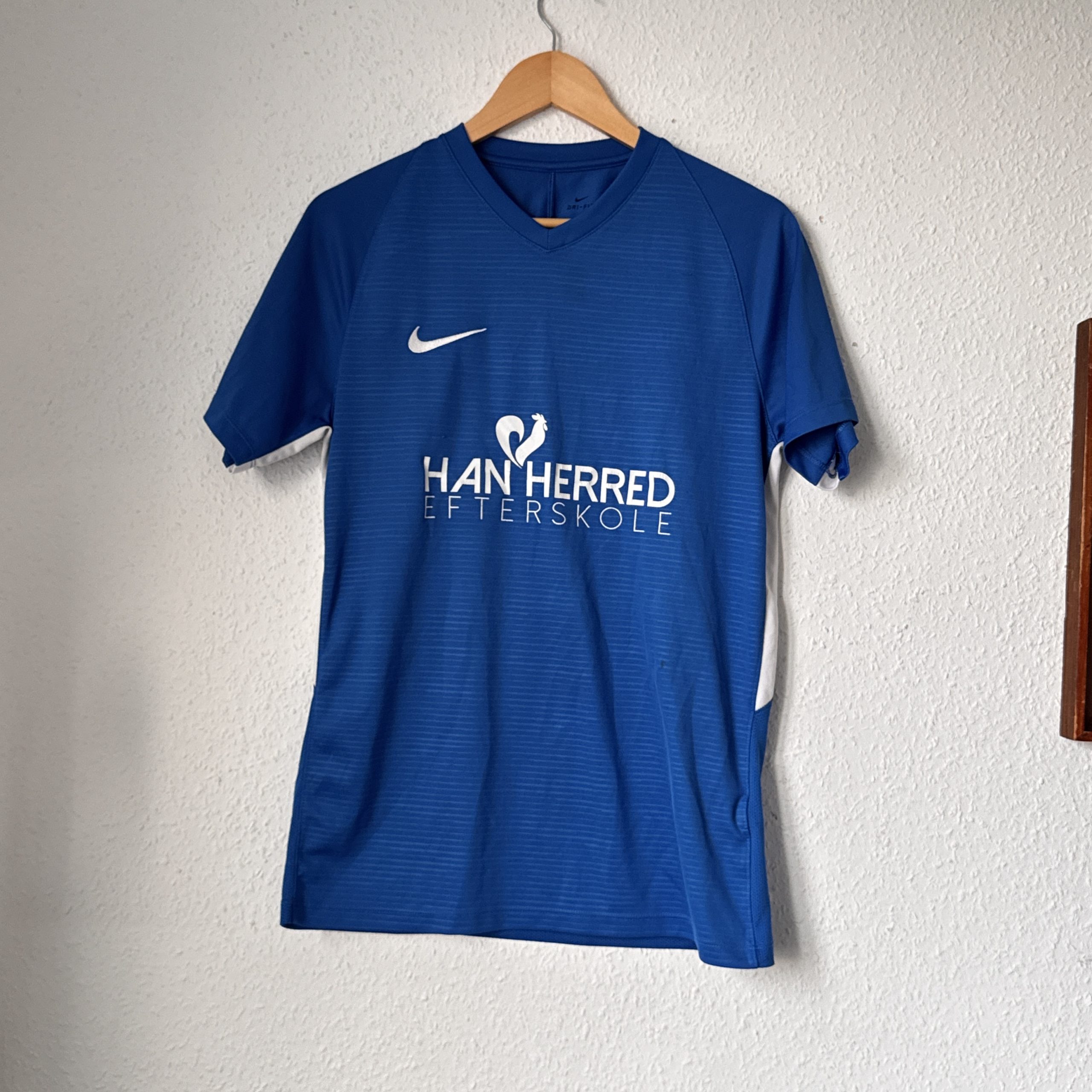 Nike Blue Football Shirt Medium Dri-Fit Han Herred Efterskole 2365
