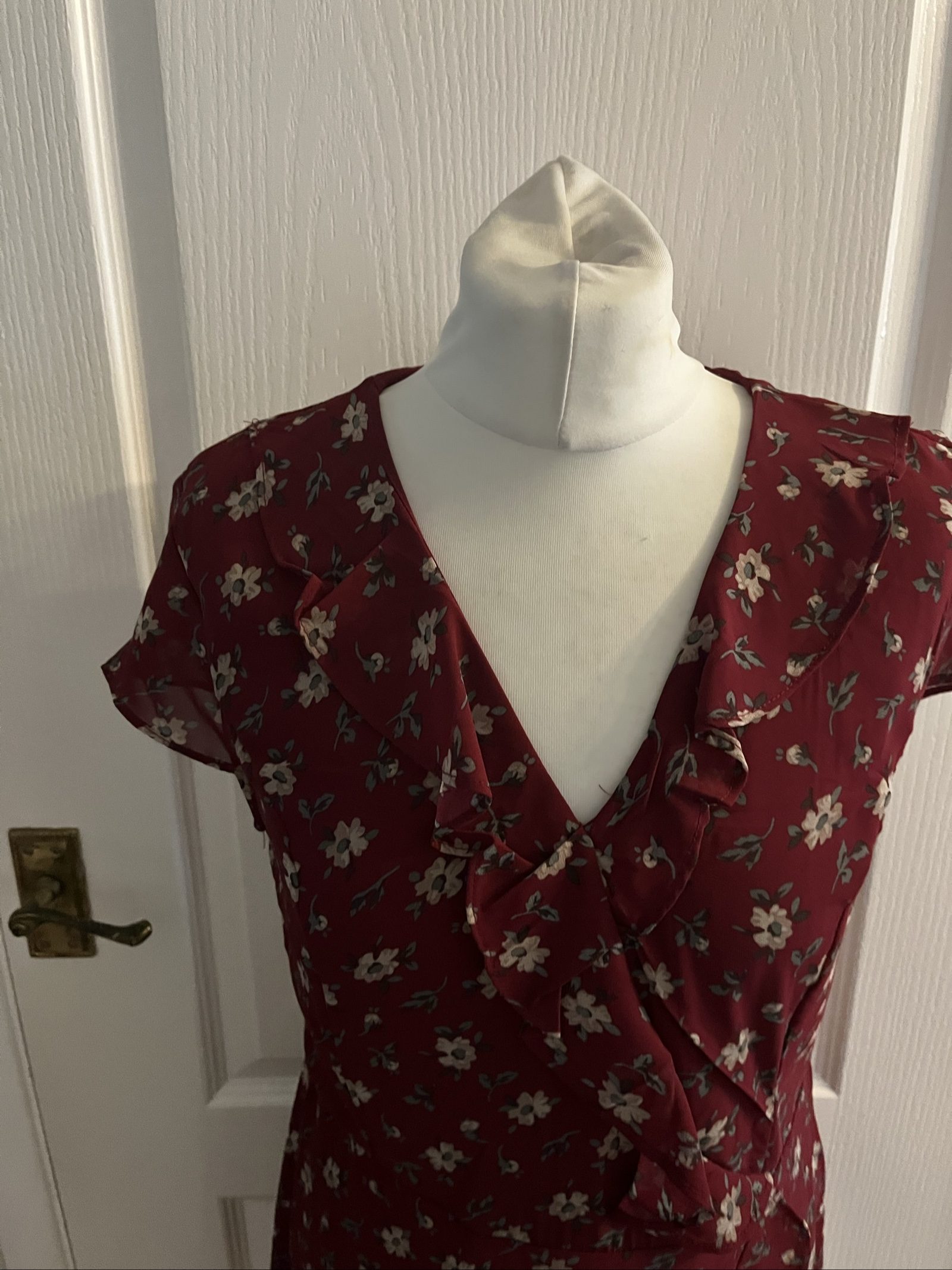 Solo Burgundy Floral Ruffle Wrap Dress UK 14 image 3