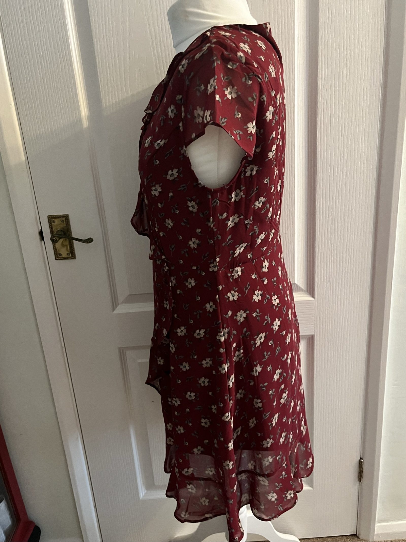 Solo Burgundy Floral Ruffle Wrap Dress UK 14 image 4