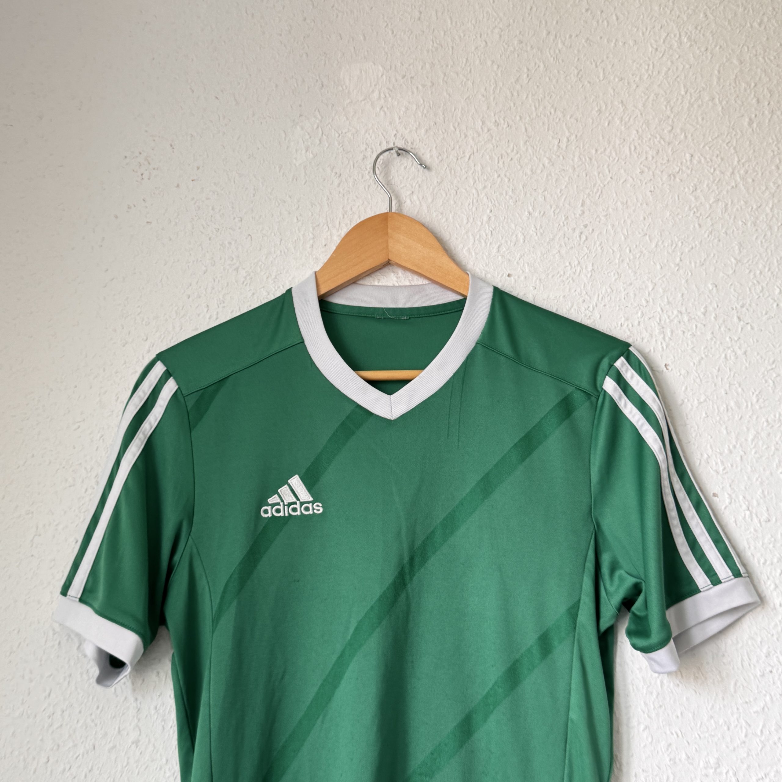 Adidas Green & White Football Shirt Medium Logo 2395 image 2