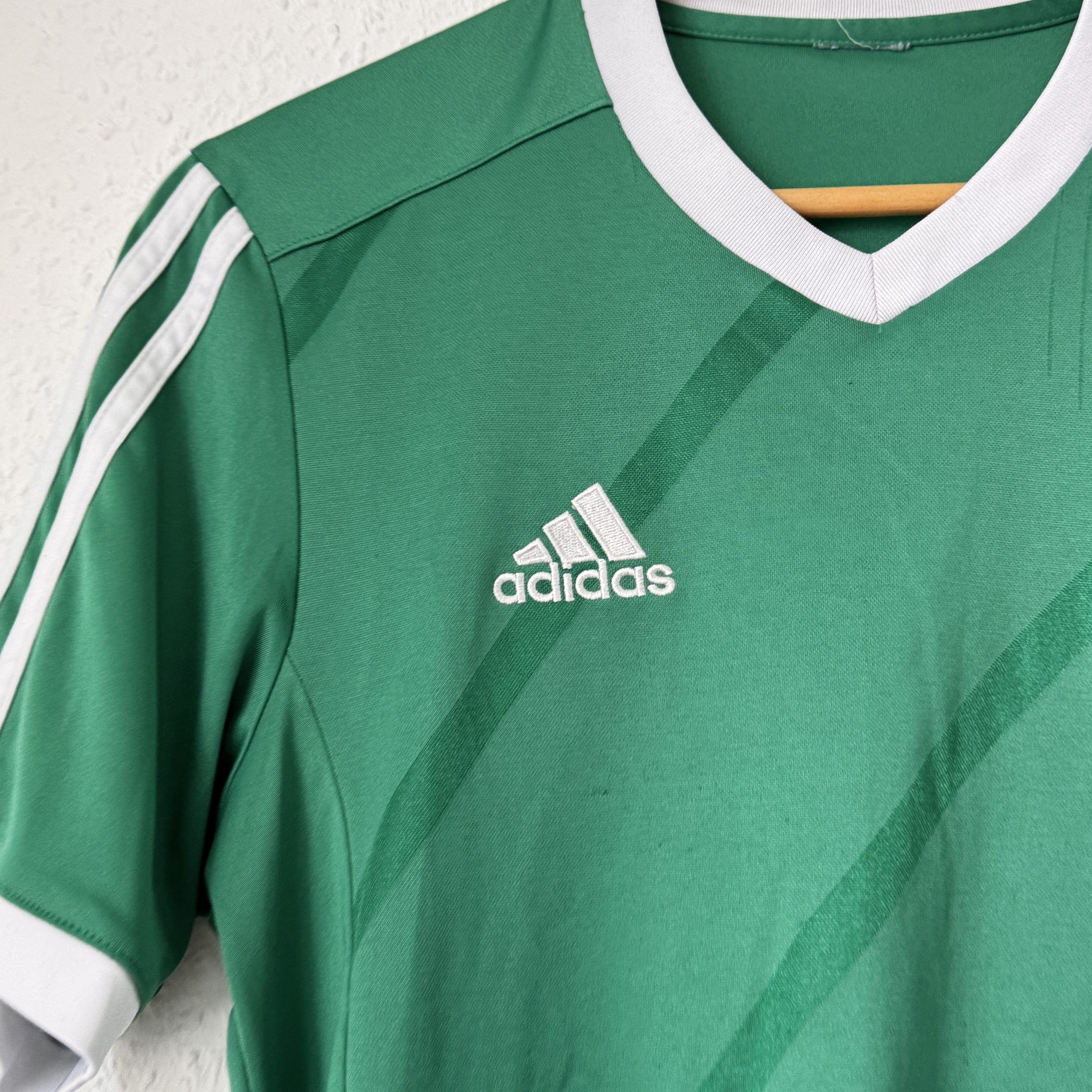 Adidas Green & White Football Shirt Medium Logo 2395 image 3