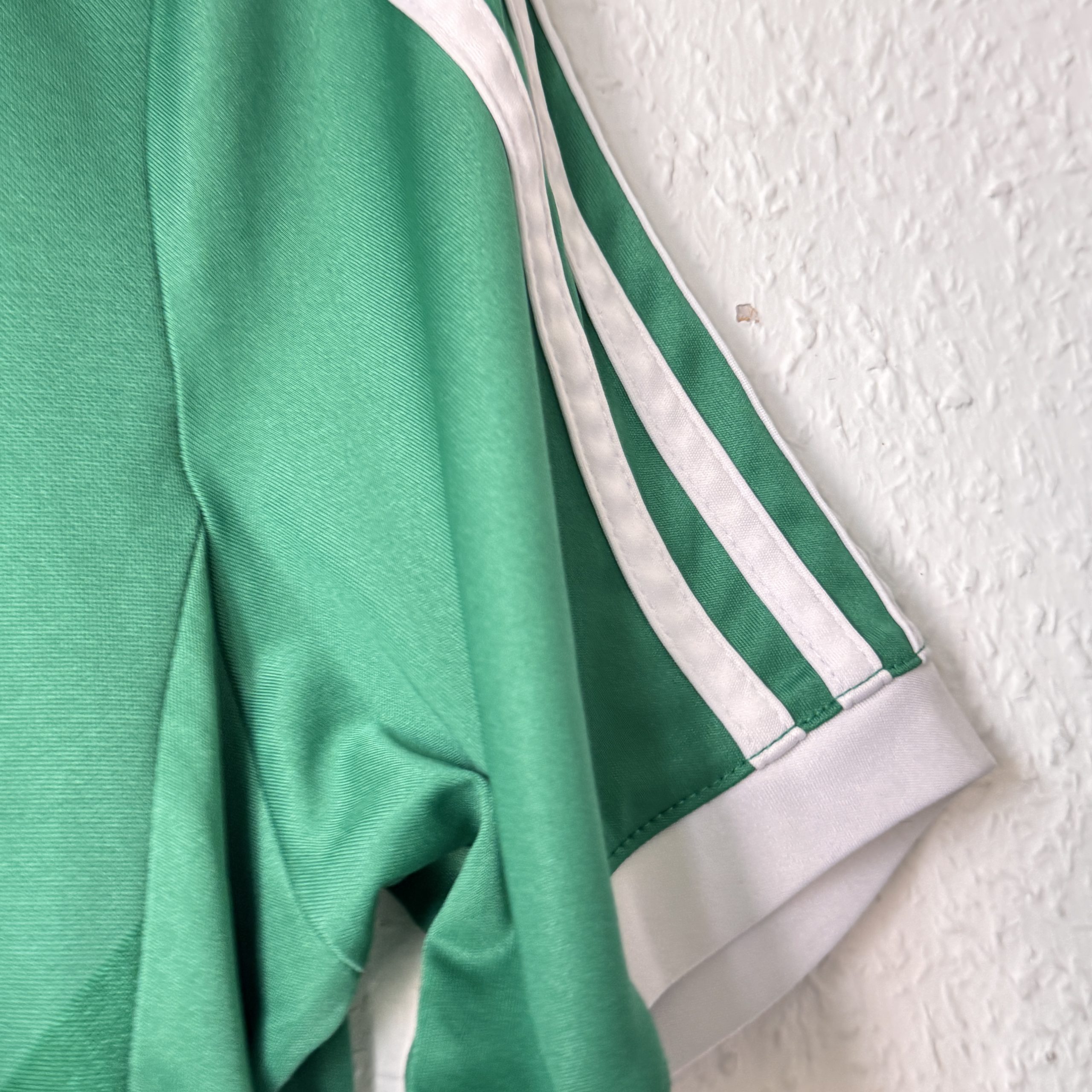 Adidas Green & White Football Shirt Medium Logo 2395 image 4