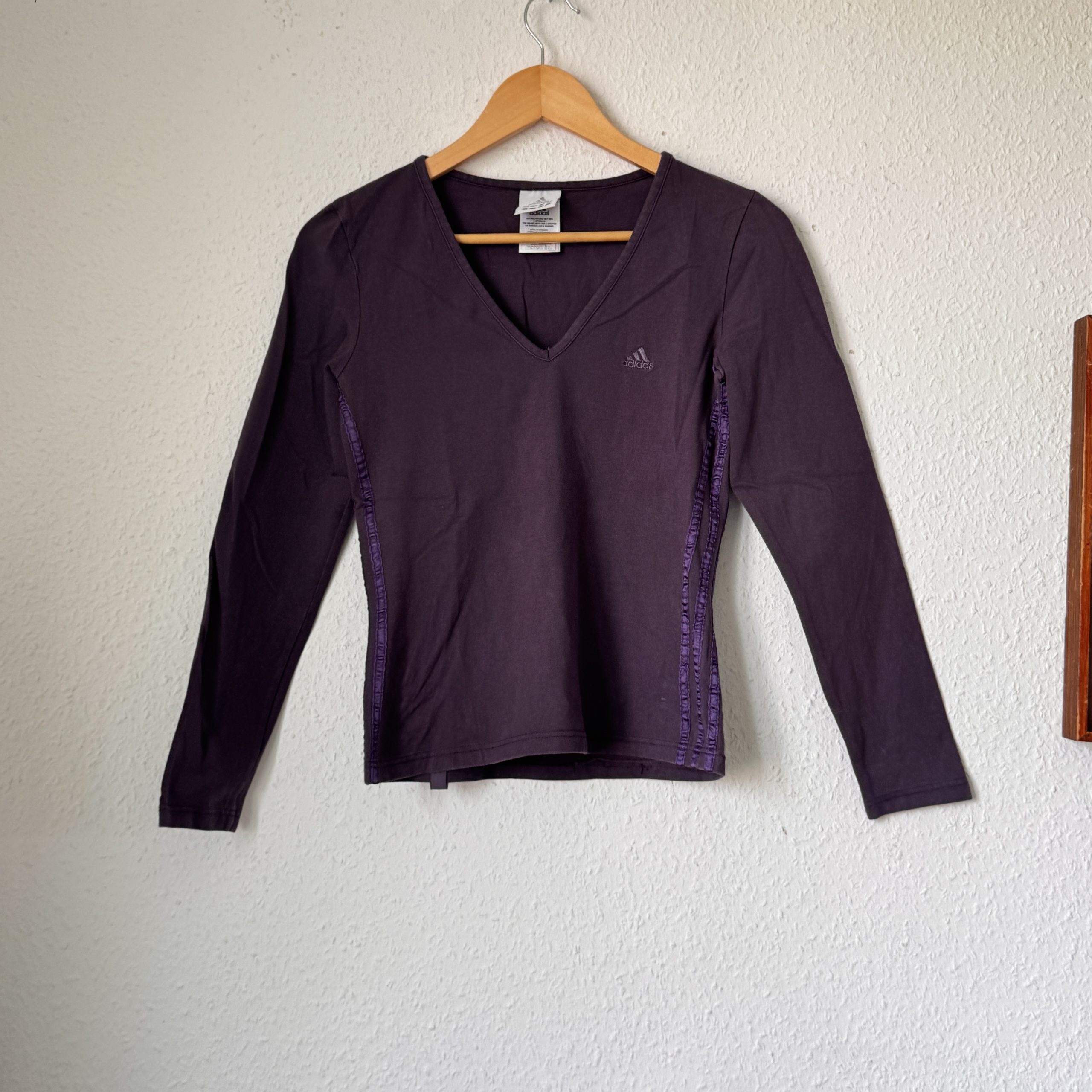 Adidas Purple Long Sleeve V-Neck Top Large 2407 image 2