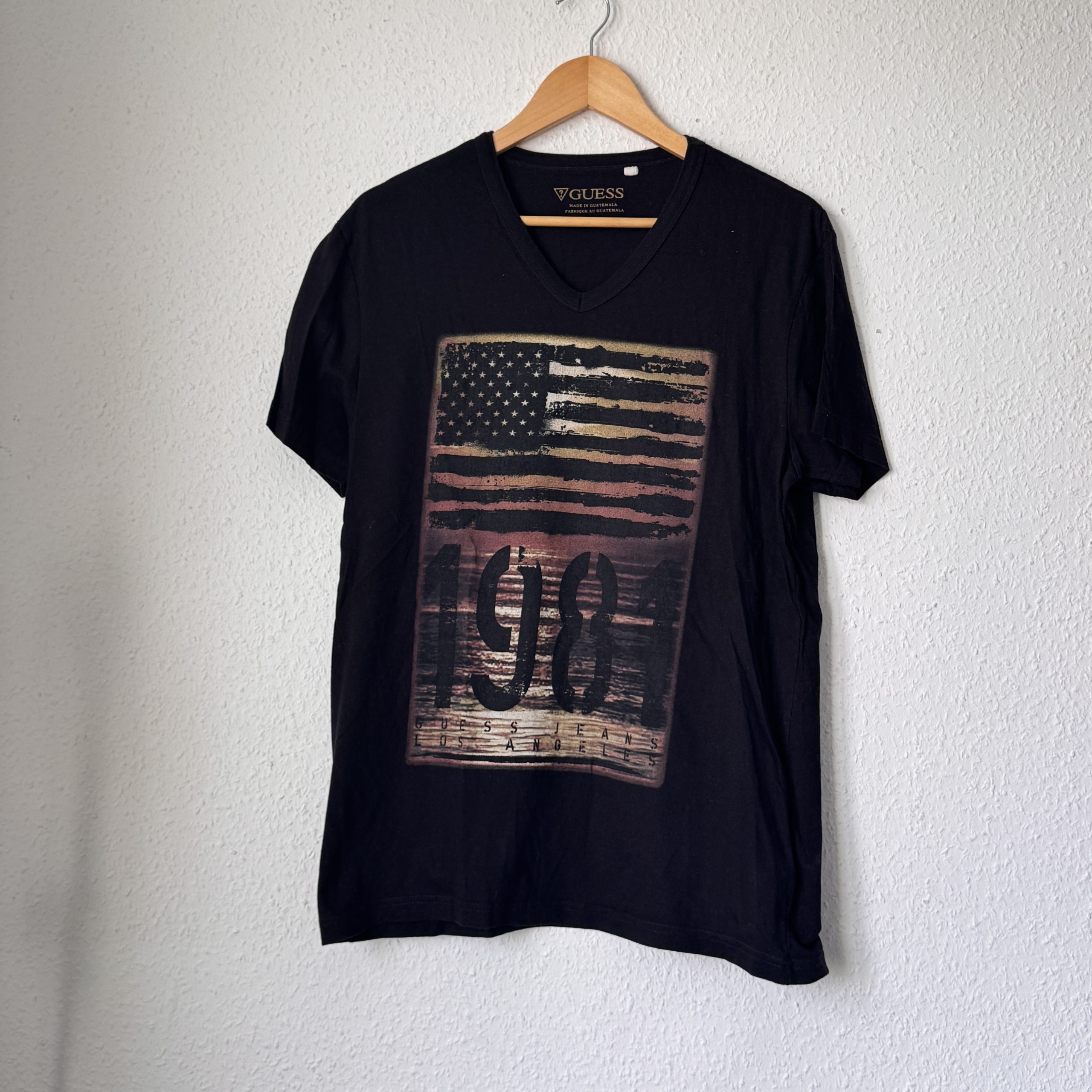 Guess Black 1984 Flag Print V-Neck T-Shirt Large 2448