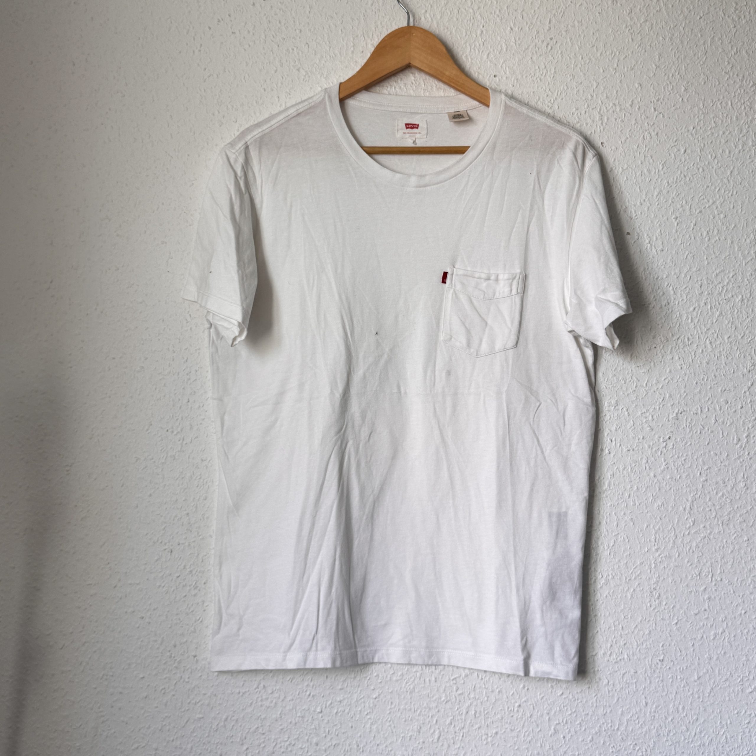 Levi's White Pocket T-Shirt Medium with Minor Marks 2453