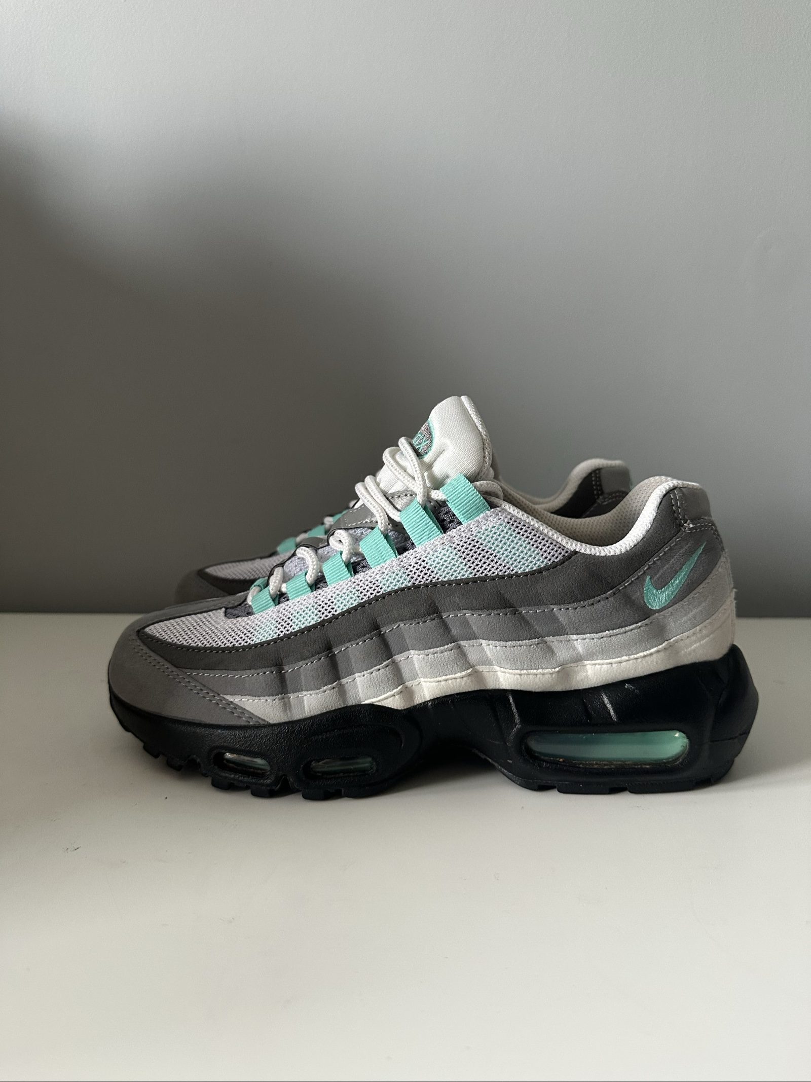 Nike Grey & Aqua Air Max 95 Kids UK 5.5 Sneakers