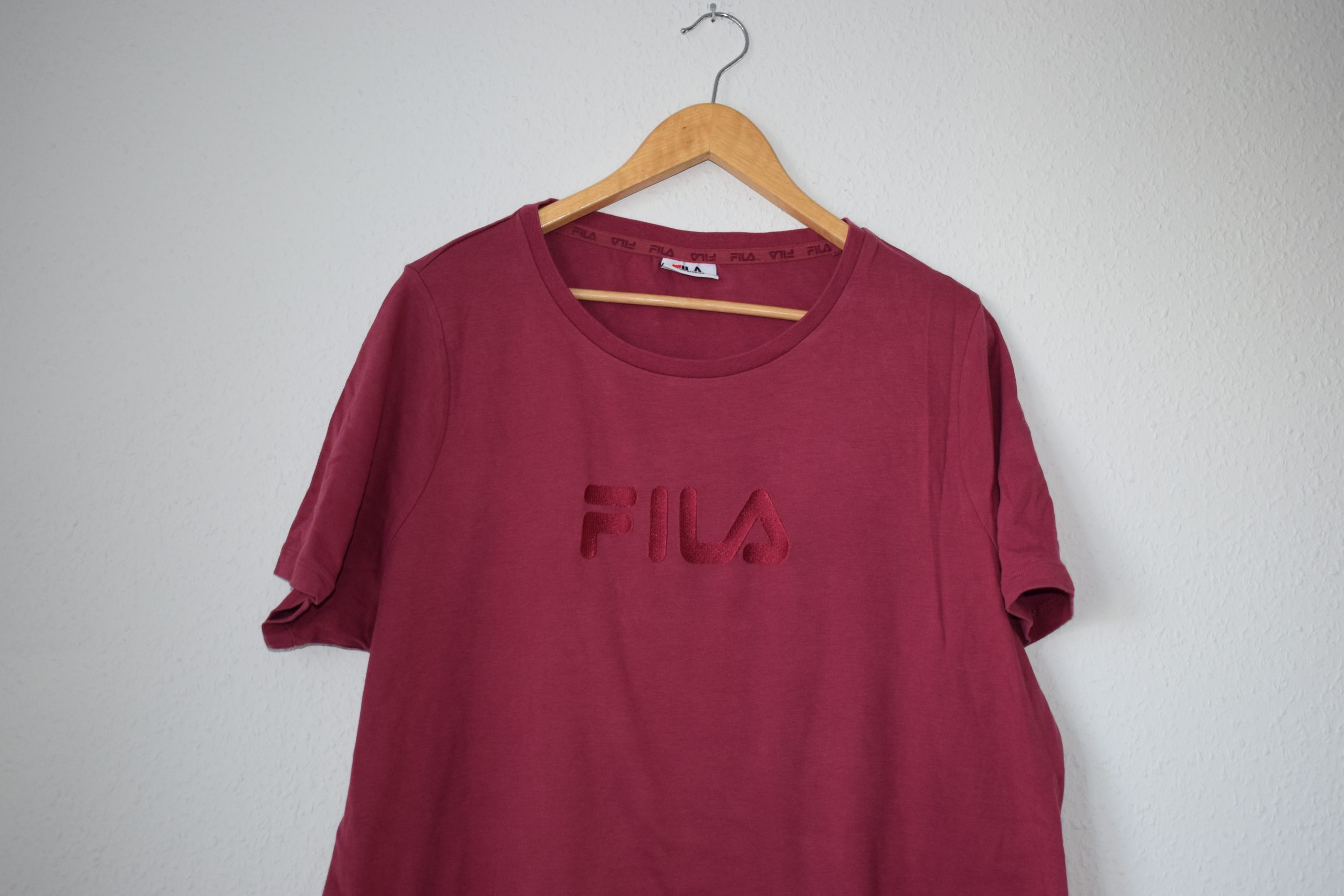 Fila Burgundy Logo T-Shirt Medium Casual 918 image 3
