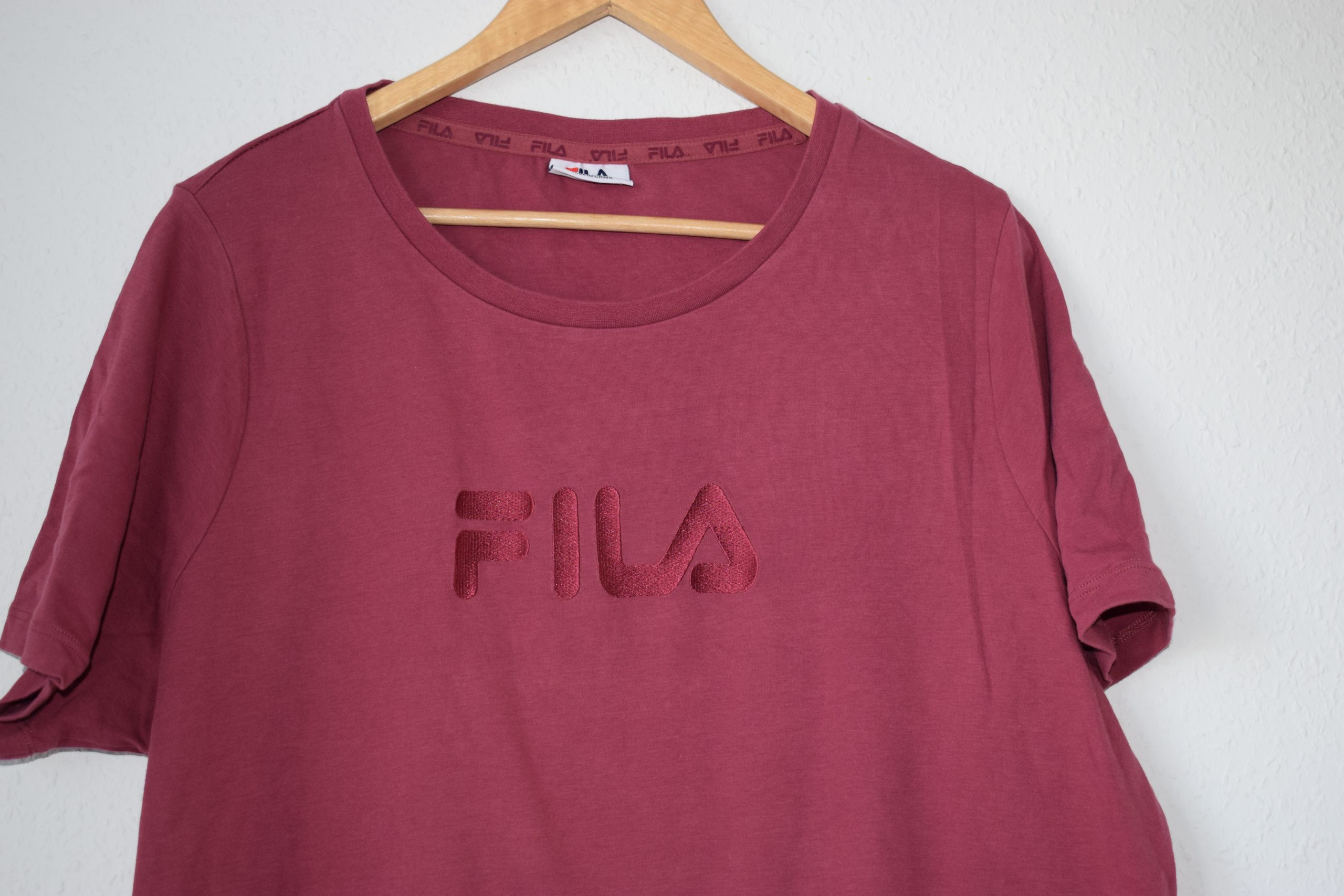 Fila Burgundy Logo T-Shirt Medium Casual 918 image 4