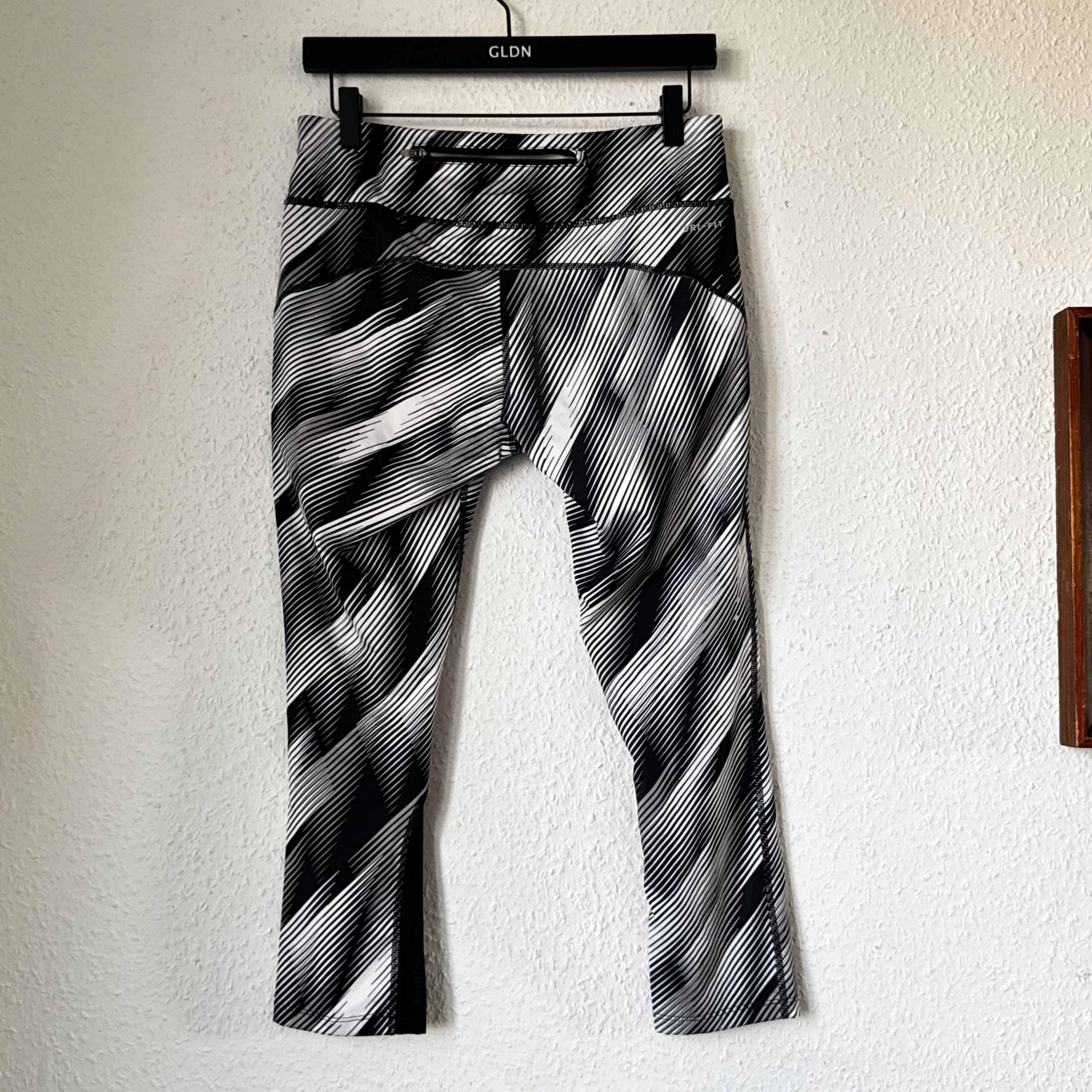 Nike Black & White Compression Leggings Small Zigzag Print 2178 image 9