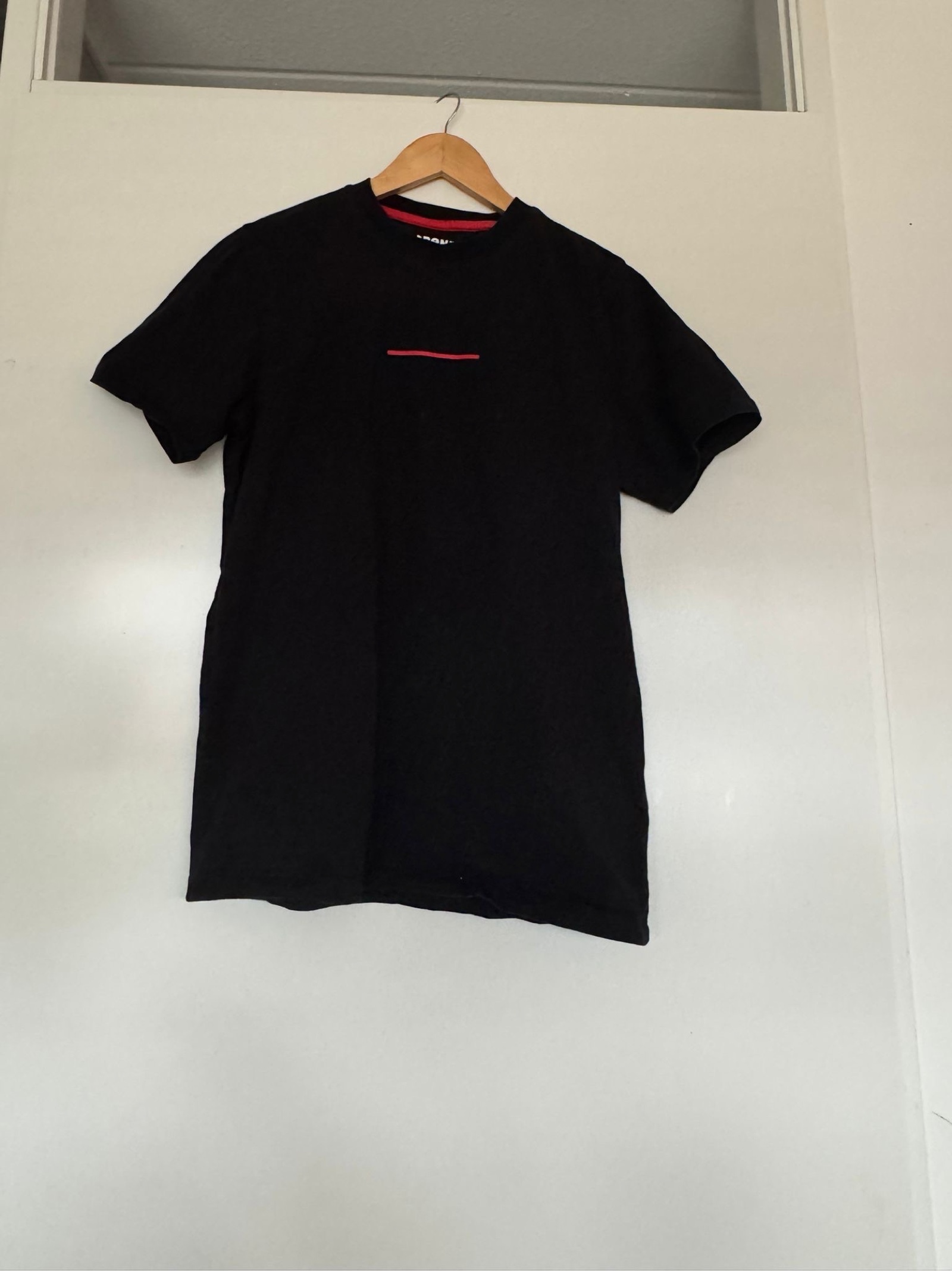 Open 32 Black & Red T-Shirt Medium Casual Fit