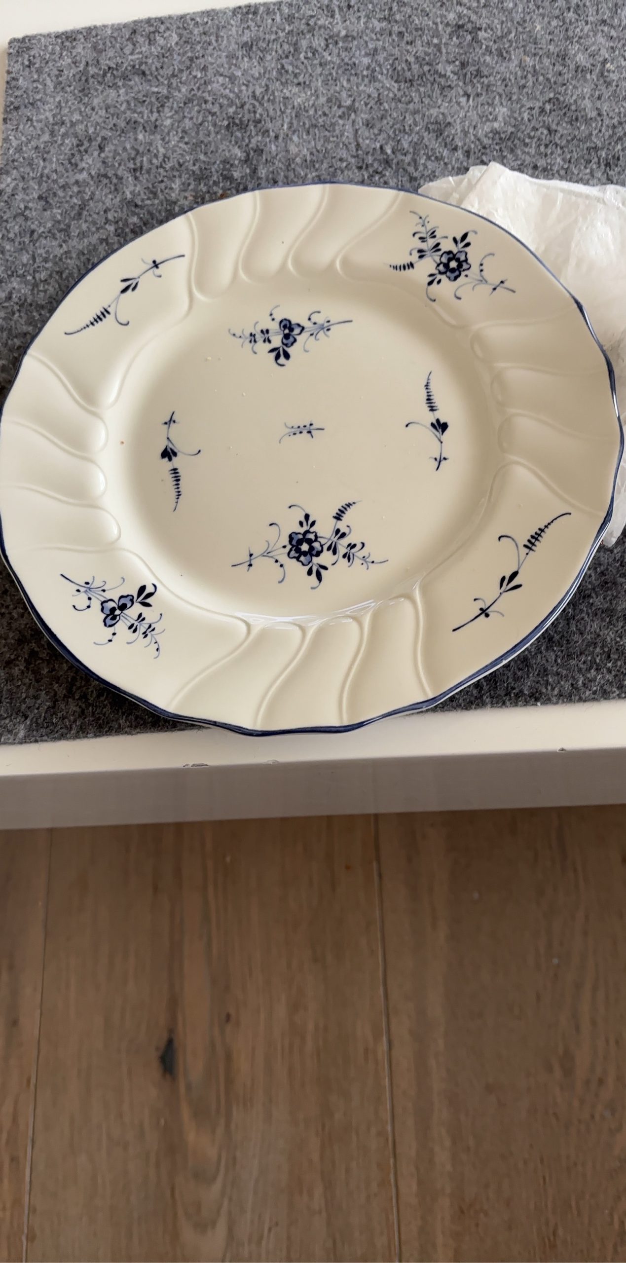 Villeroy & Boch White Porcelain Vieux Luxembourg Plate Made in Luxembourg image 3