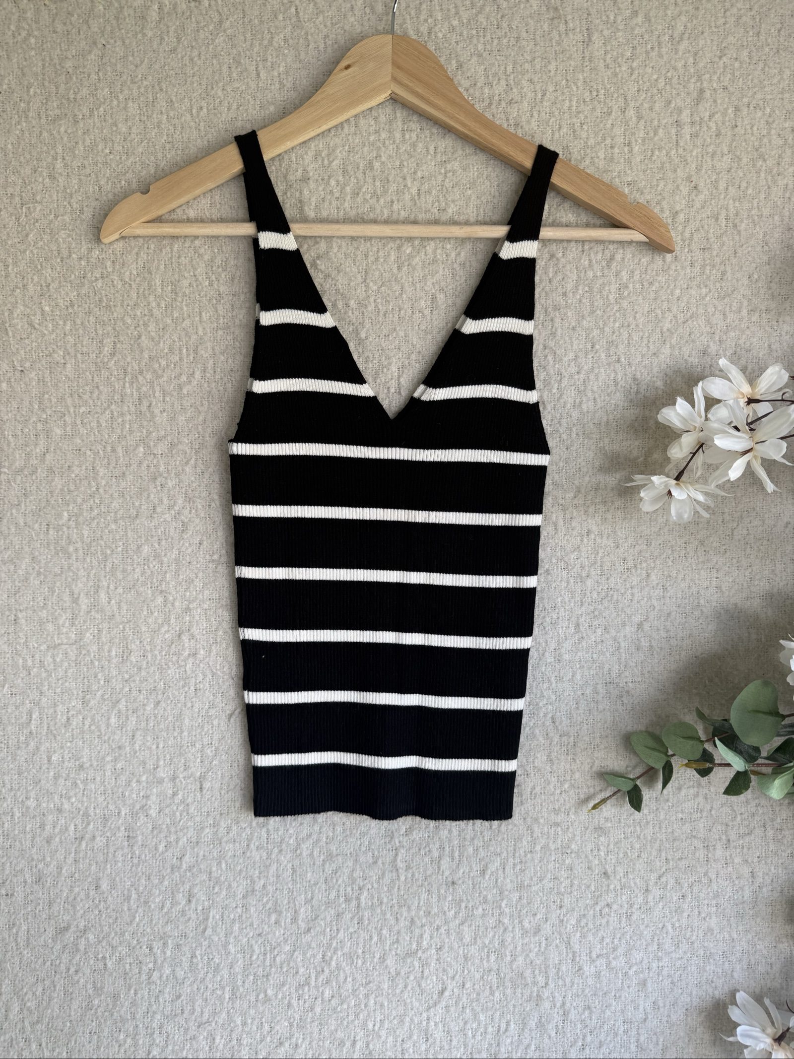 Primark Black & White Striped Ribbed V-Neck Sleeveless Tank Top S Stylish
