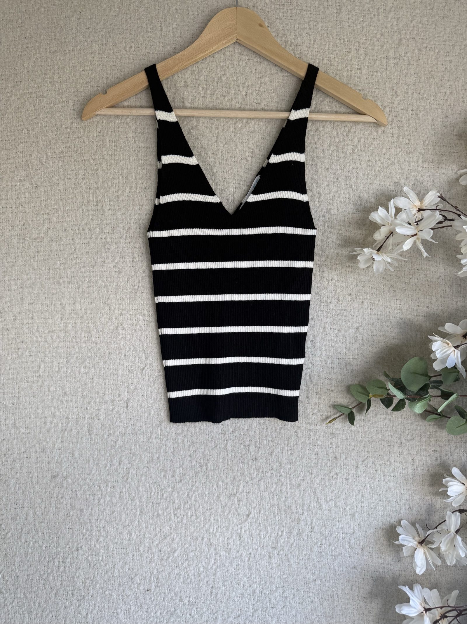 Primark Black & White Striped Ribbed V-Neck Sleeveless Tank Top S Stylish image 3