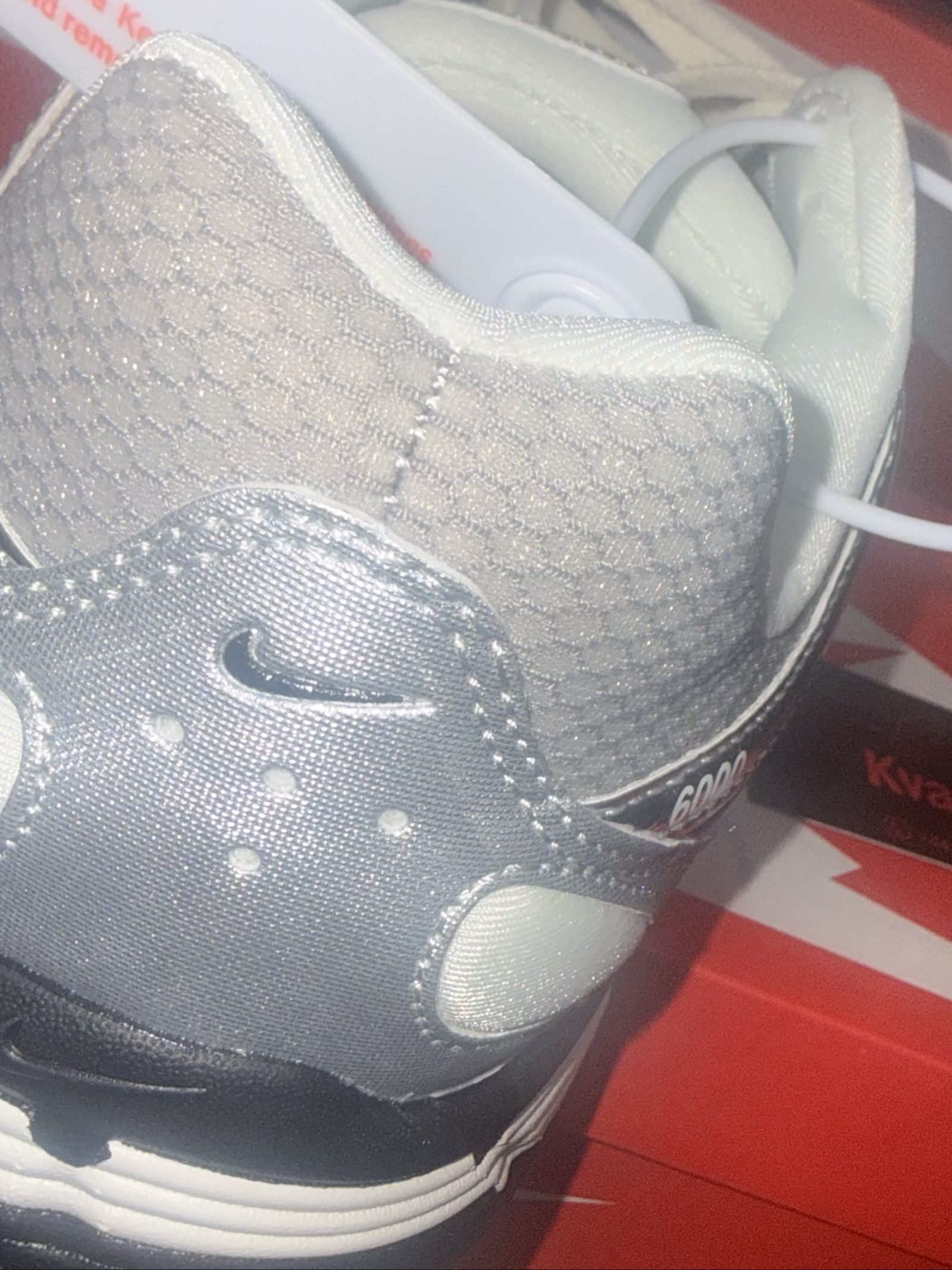 Nike p6000 metallic silver UK 9 image 4
