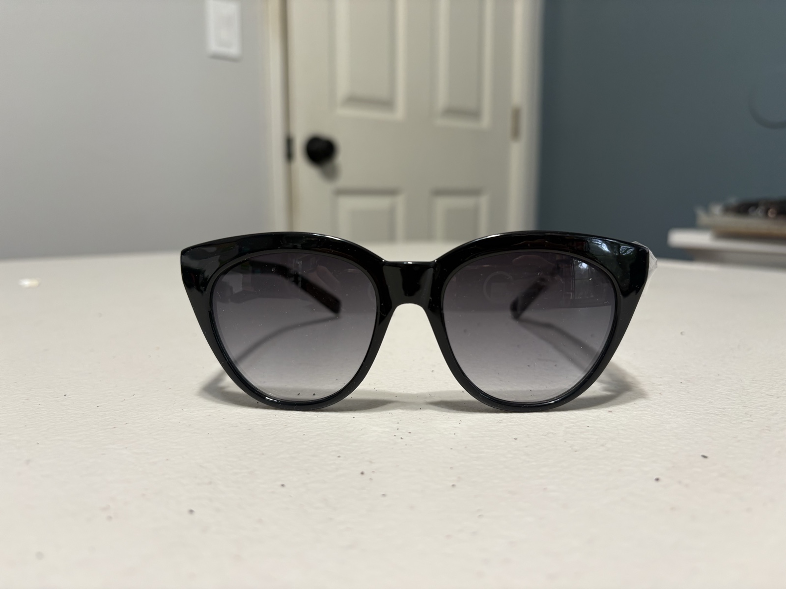 Black Cat Eye Sunglasses with Gradient Lenses