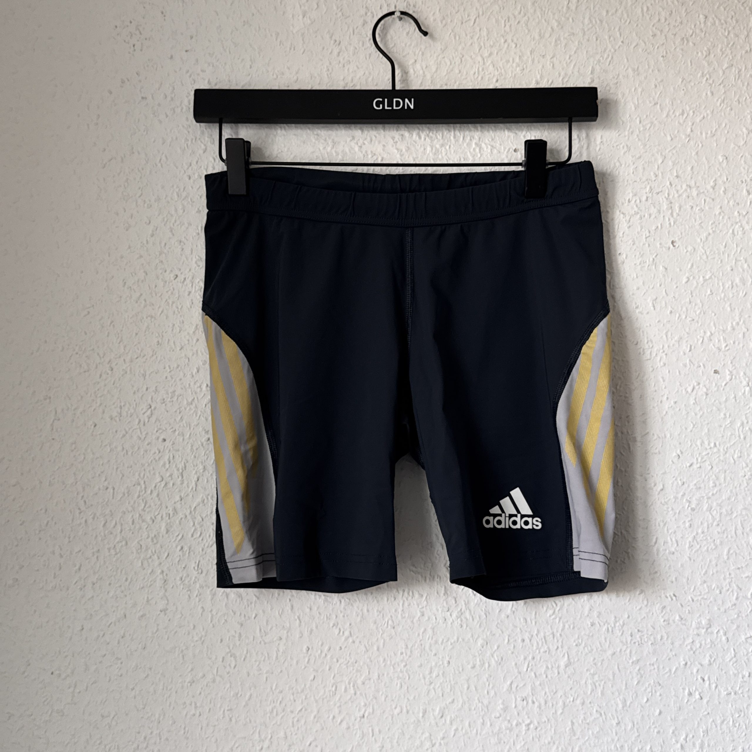 Adidas Black & Yellow Sports Shorts Size M 2612 image 2