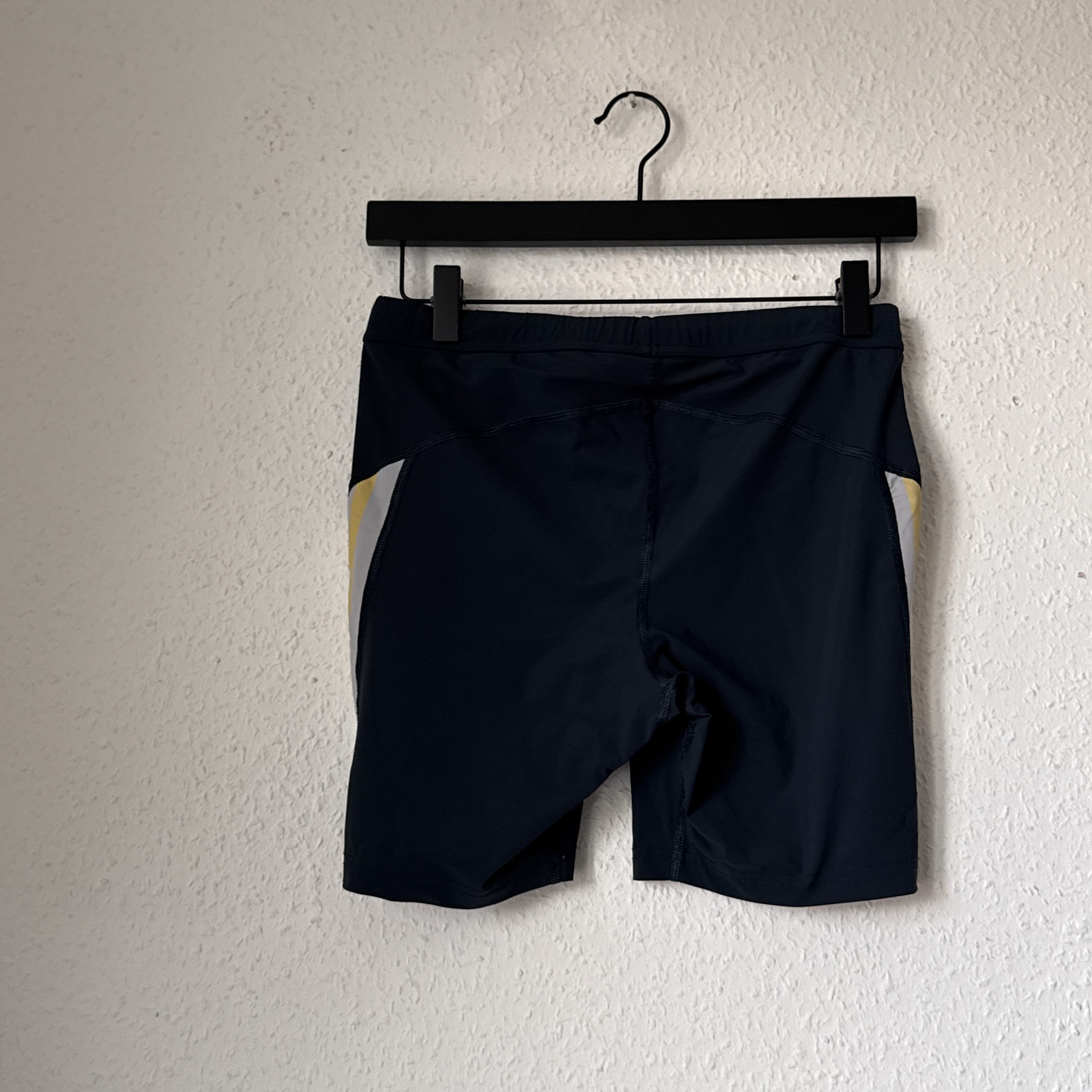 Adidas Black & Yellow Sports Shorts Size M 2612 image 9