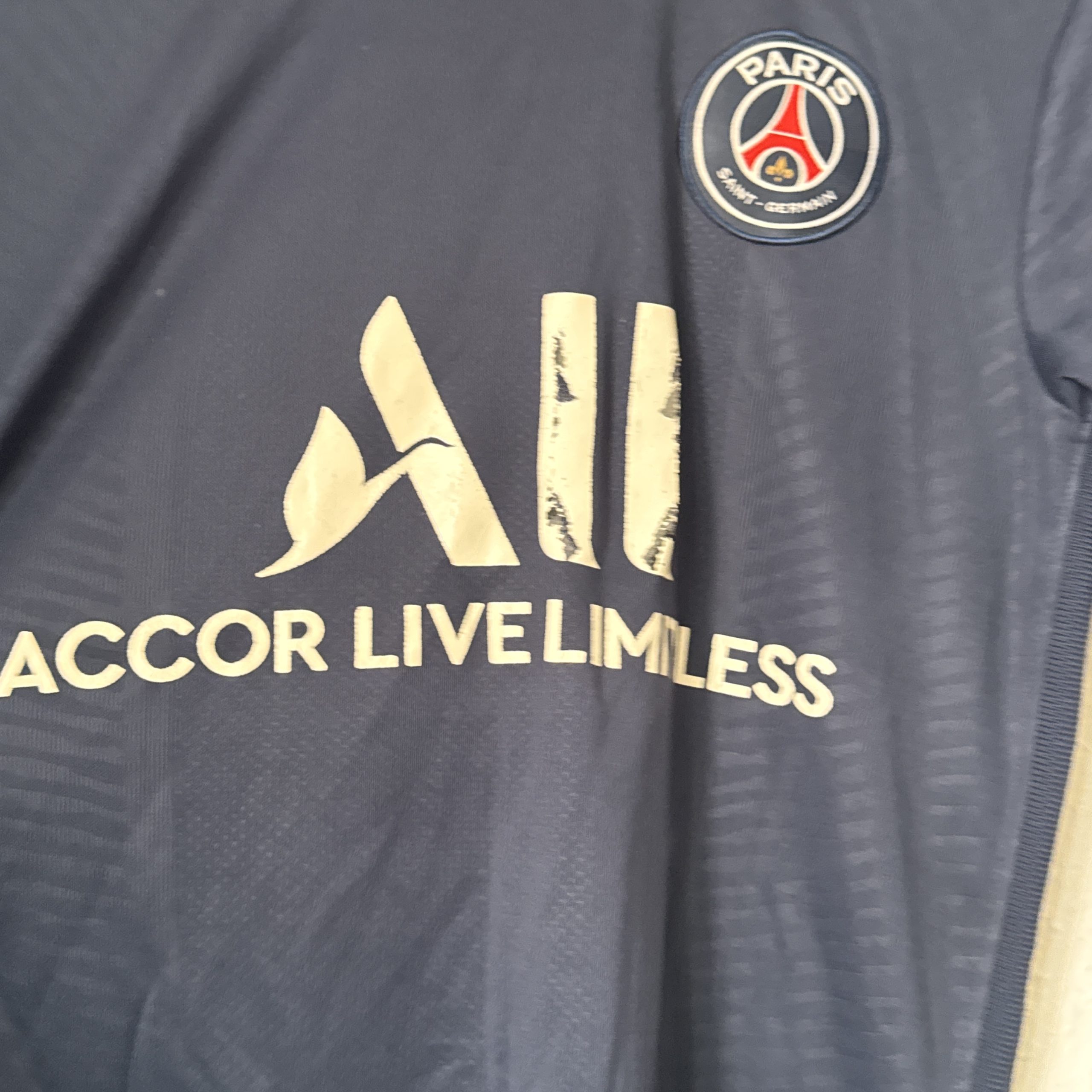 Paris Saint-Germain Navy Football Jersey Size S with Logos 2616 image 4