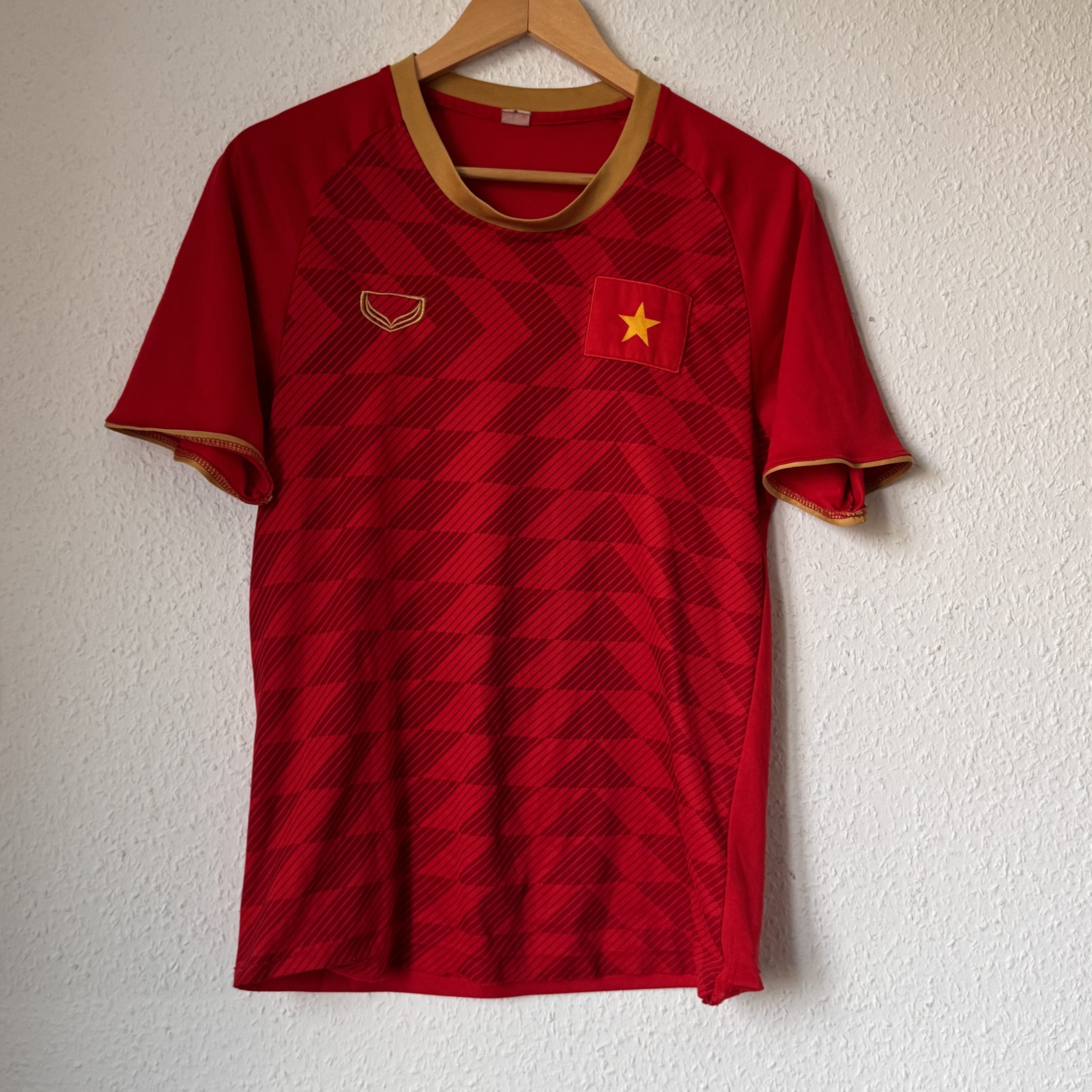 Vietnam Red Football Jersey Medium Geometric Print 2619