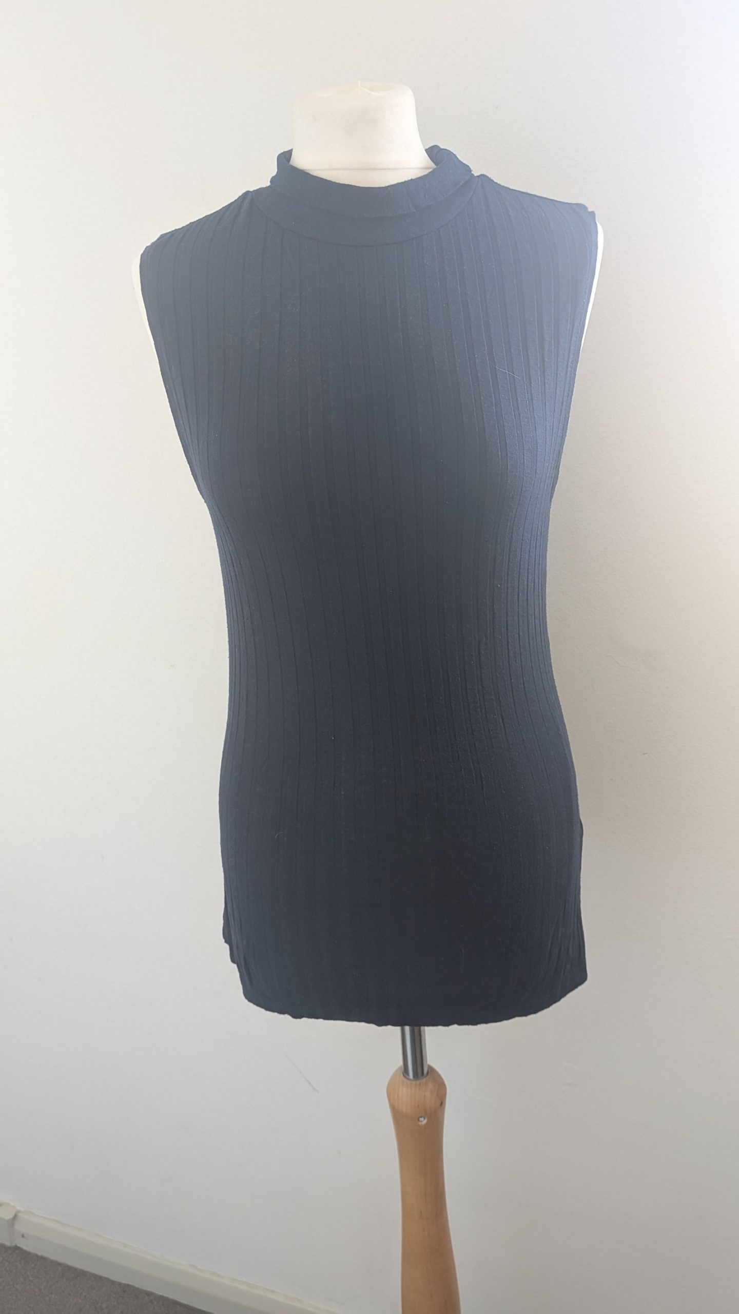H&M Black Ribbed Sleeveless Top Medium Viscose Elastane