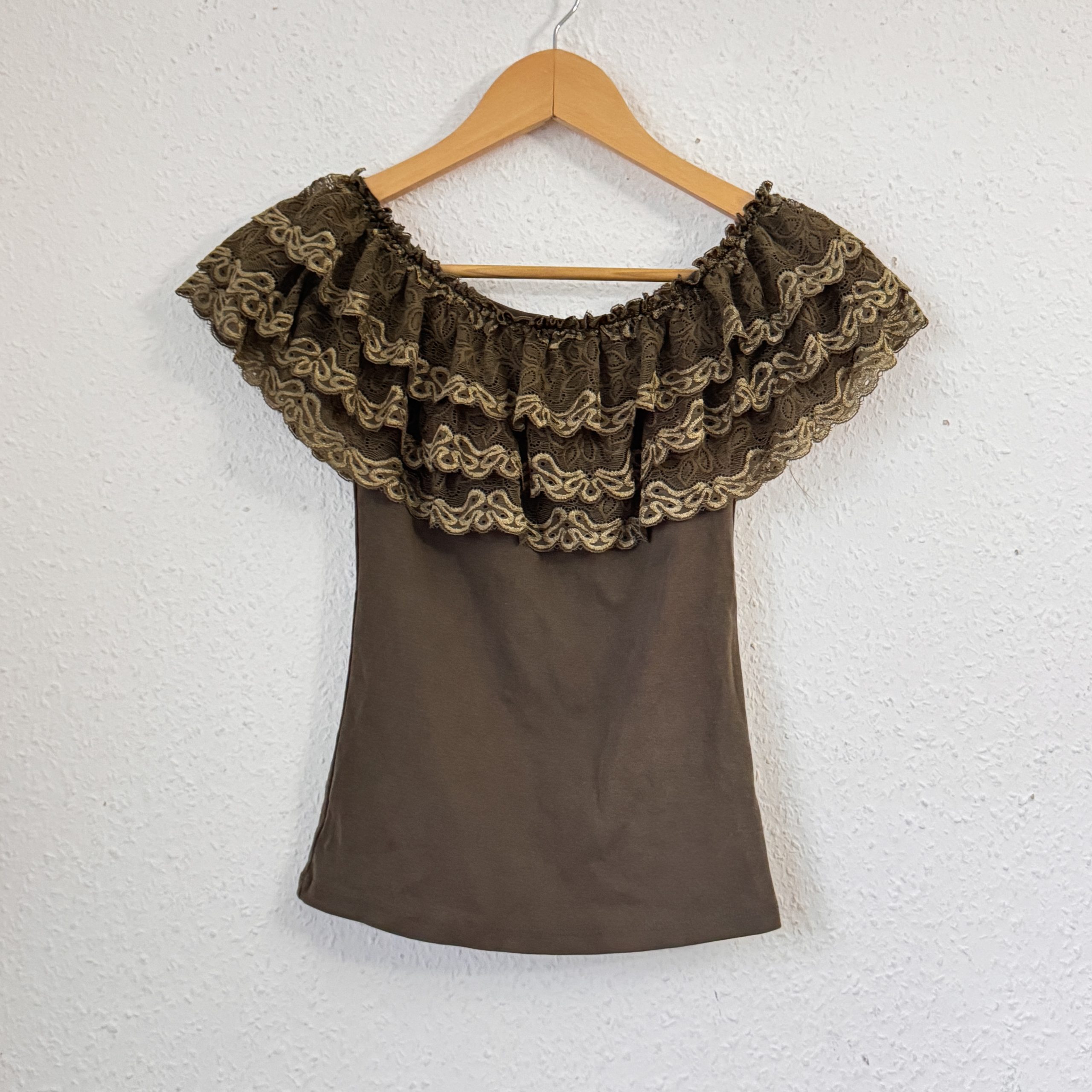 May Designe Brown Lace Off Shoulder Top M 2633