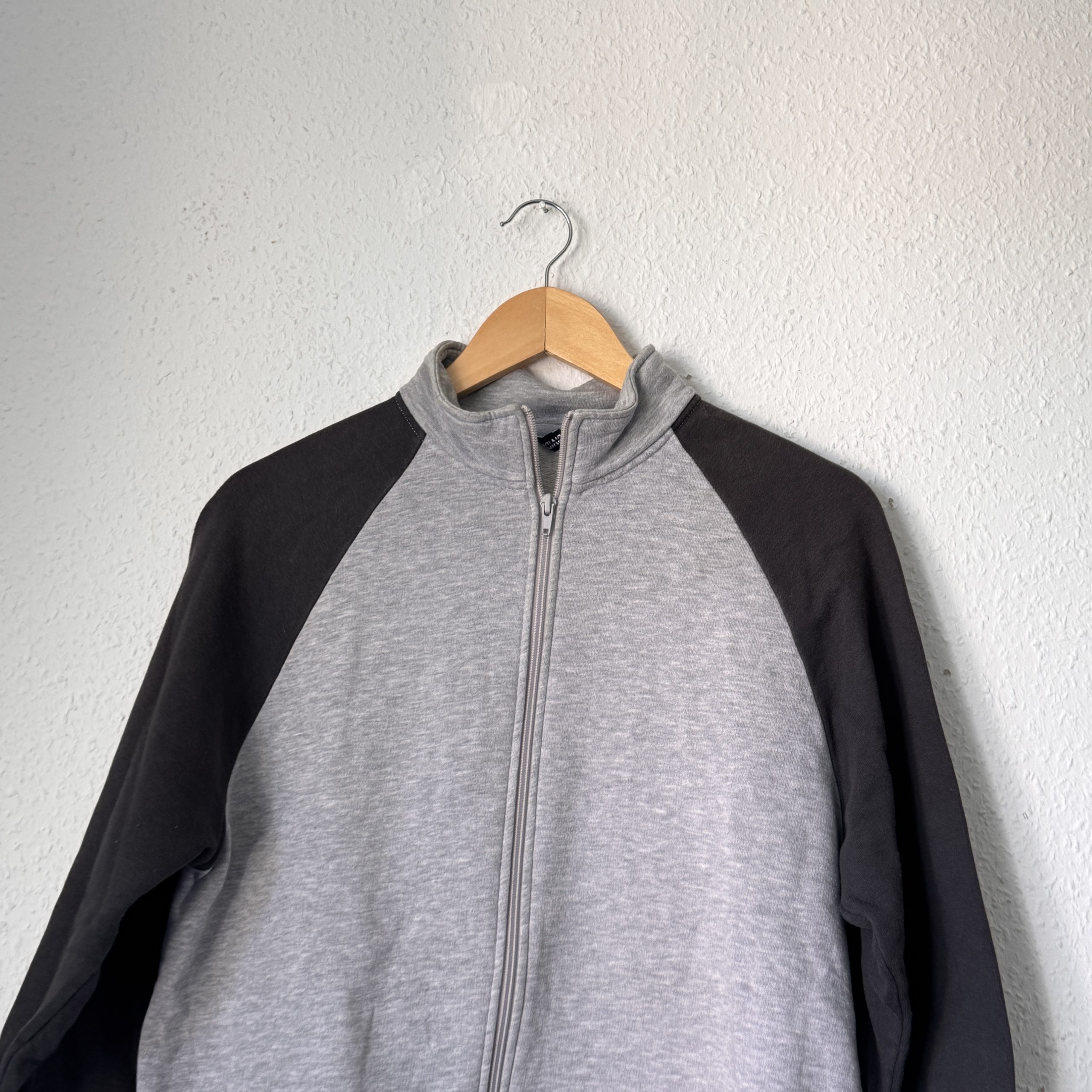 H&Divided Grey & Black Full Zip Sweatshirt Large Cotton Blend 2655 image 2
