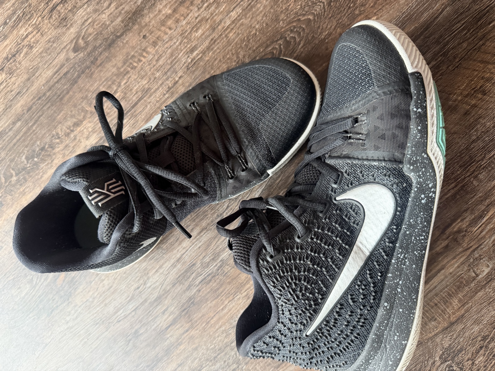 Kids Basketball shoes size youth 7