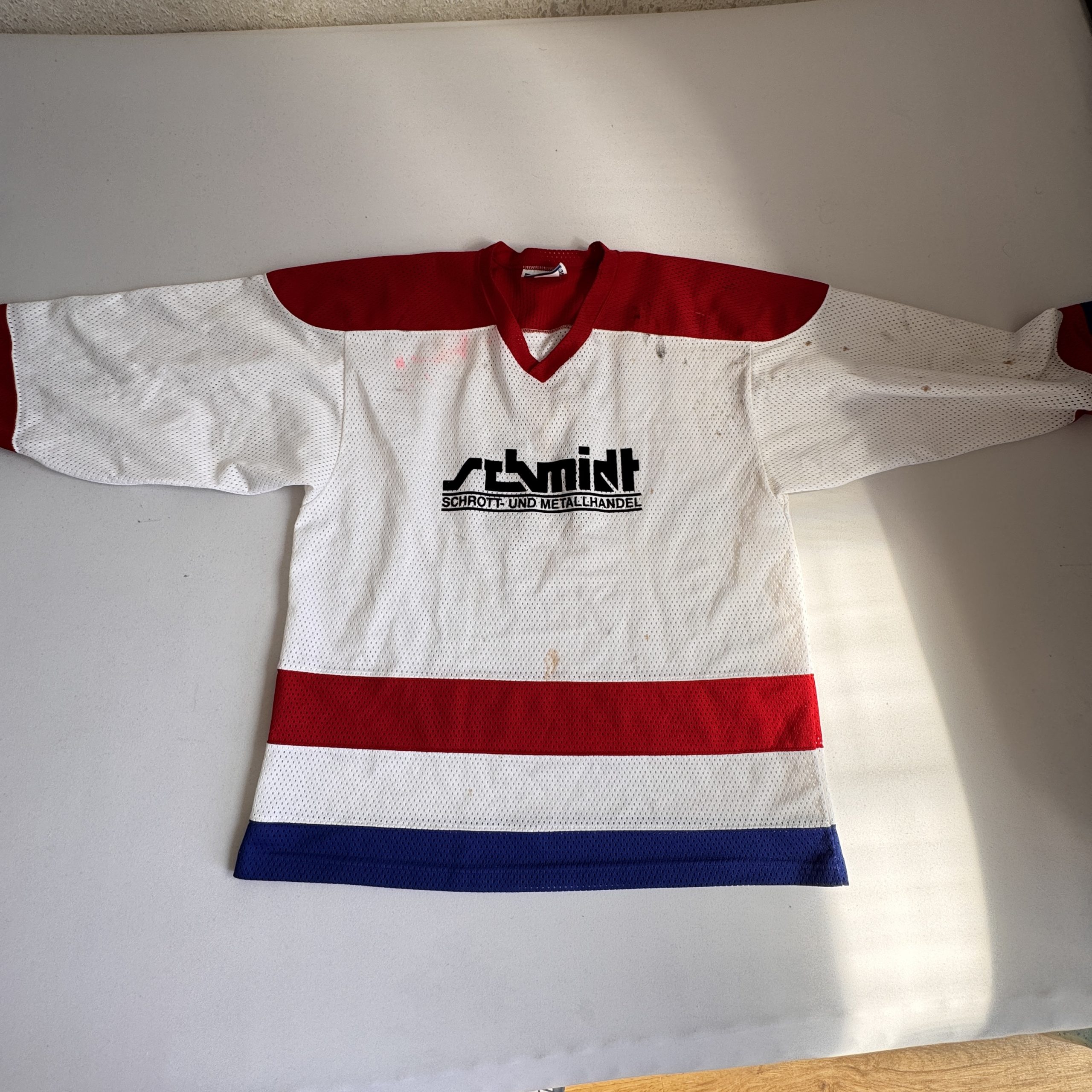 Kobb Sohrott und Metal handle White, Red & Blue Vintage Hockey Jersey Large 2680