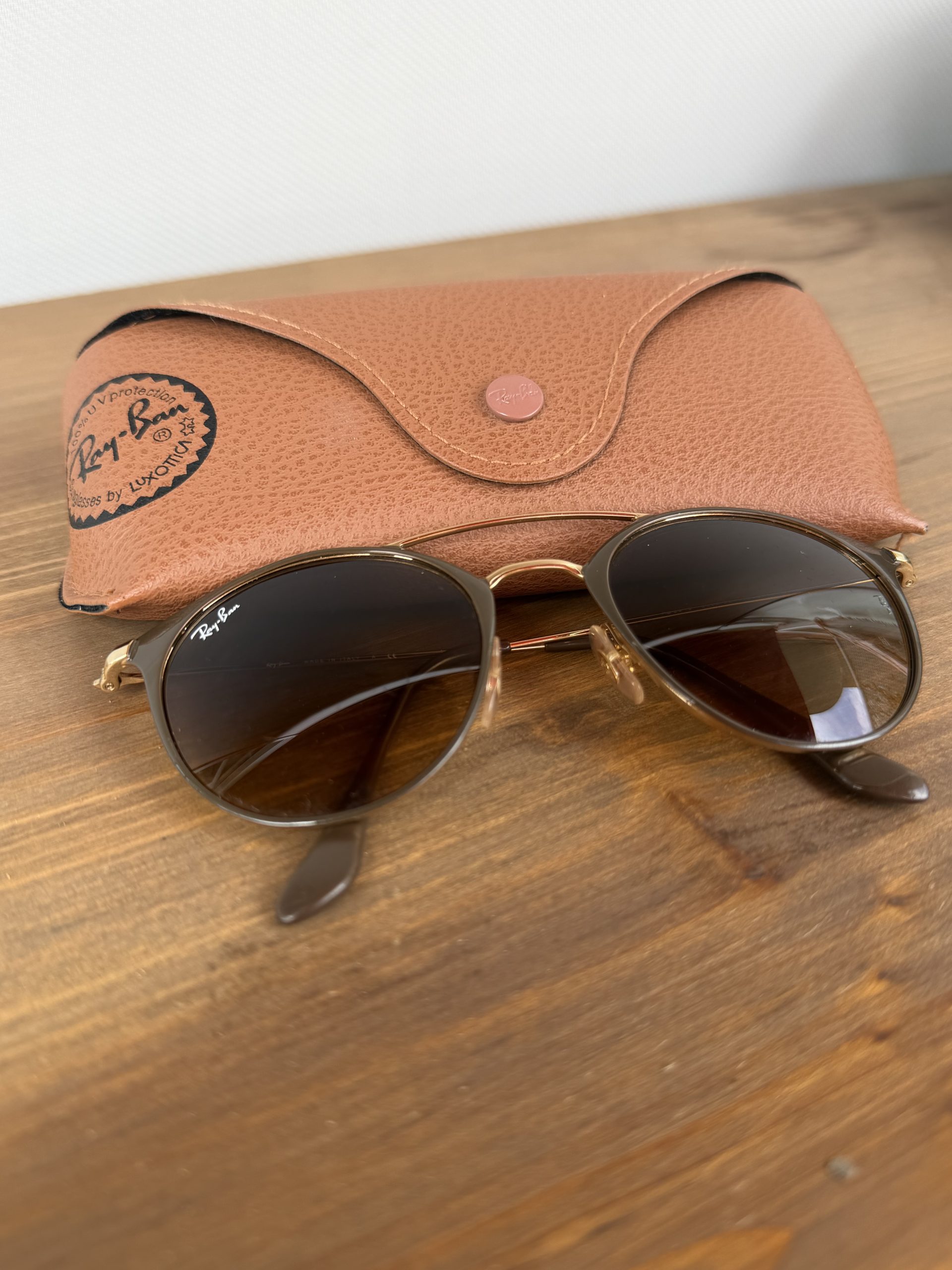 Retro Ray-Ban Brown & Gold Round Sunglasses with New Case - Model 3546
