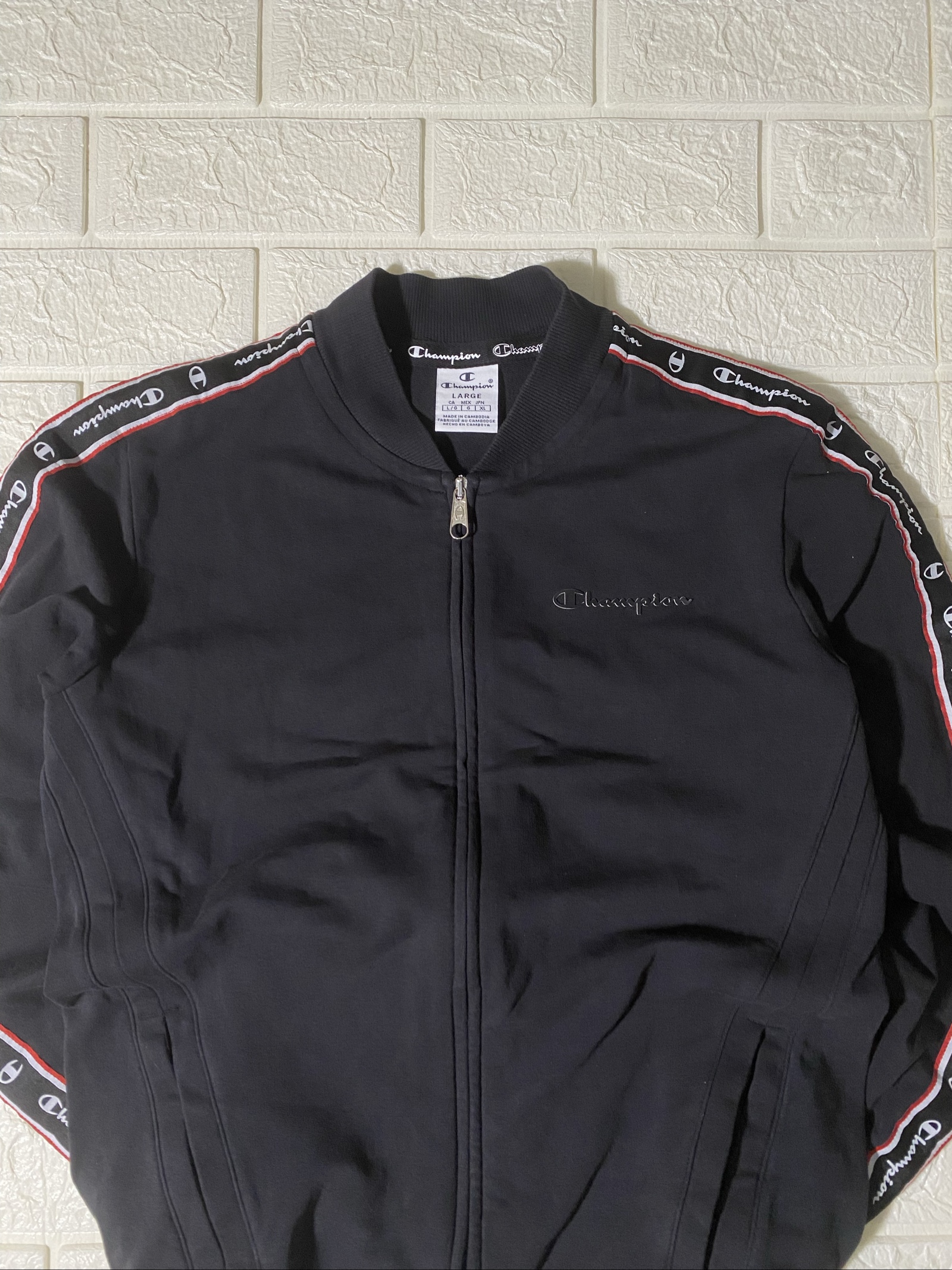 Felpa Champion Black with Logo Tape Sleeves image 2