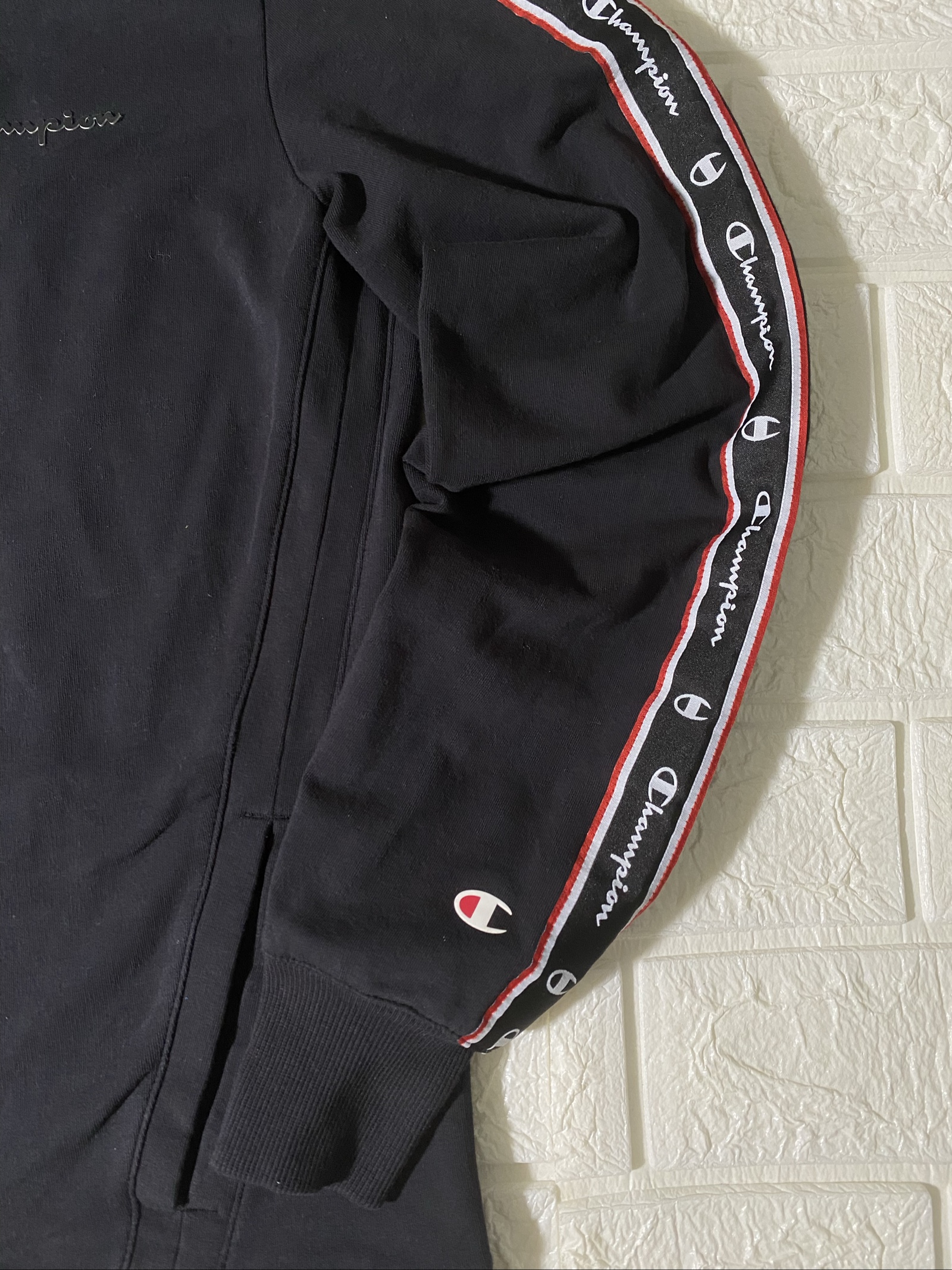 Felpa Champion Black with Logo Tape Sleeves image 5