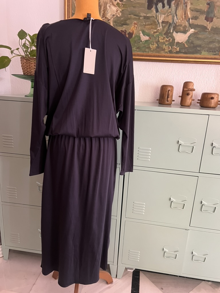 Cos Midi Dress Minimalist New With Tags (69€) image 4