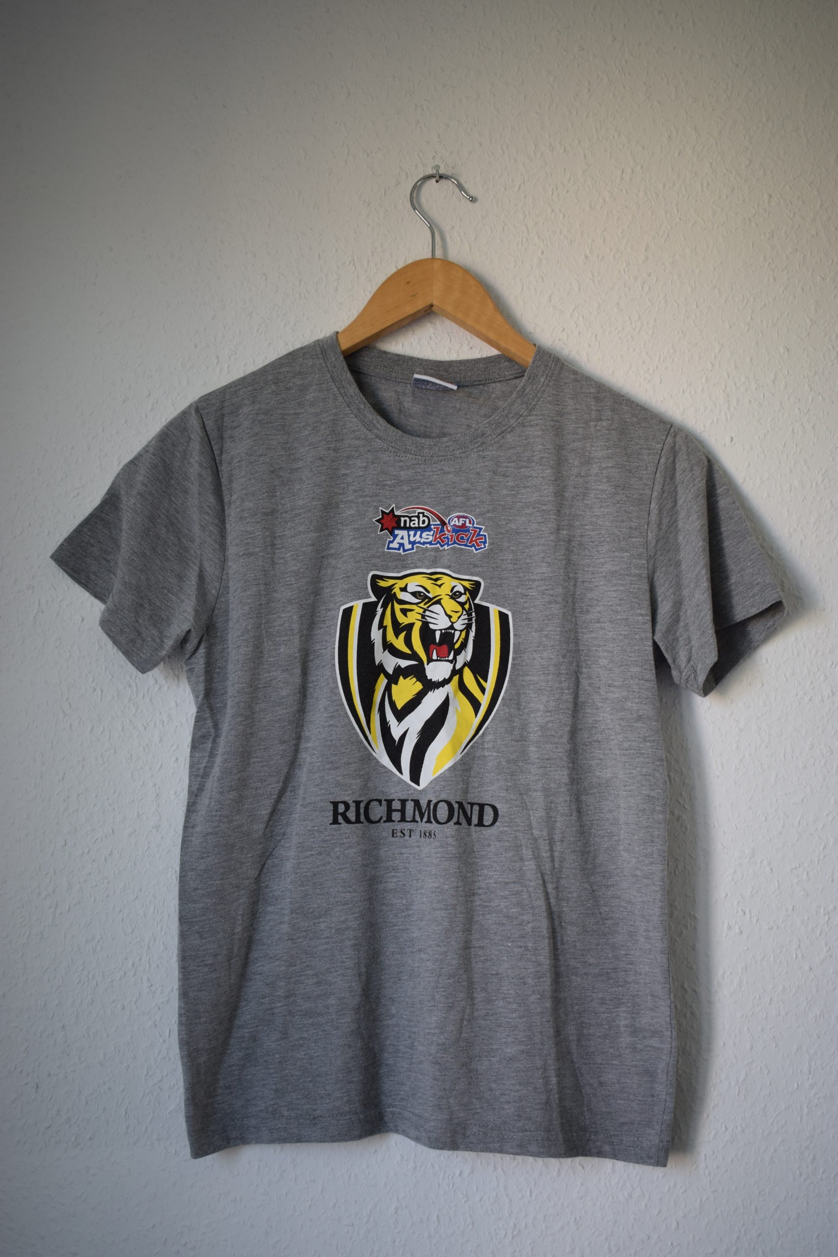 Official AFL Grey Richmond Tigers Graphic T-Shirt Size 12 970