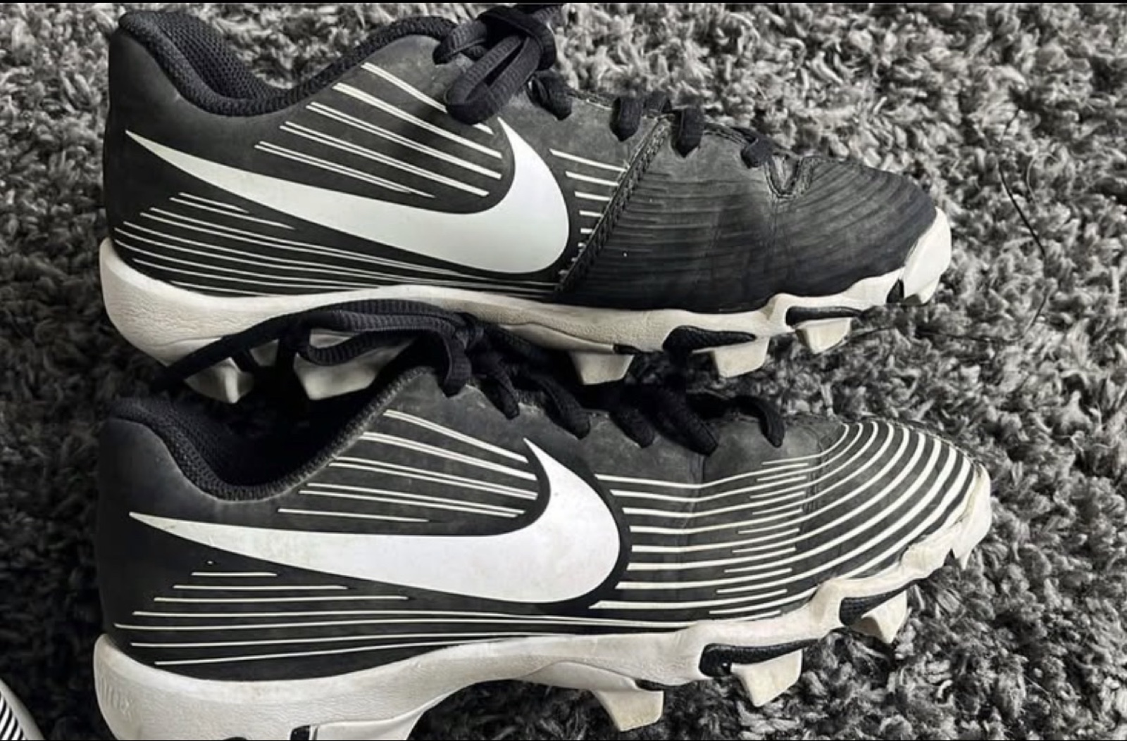 Nike Black & White baseball Cleats US 2.5