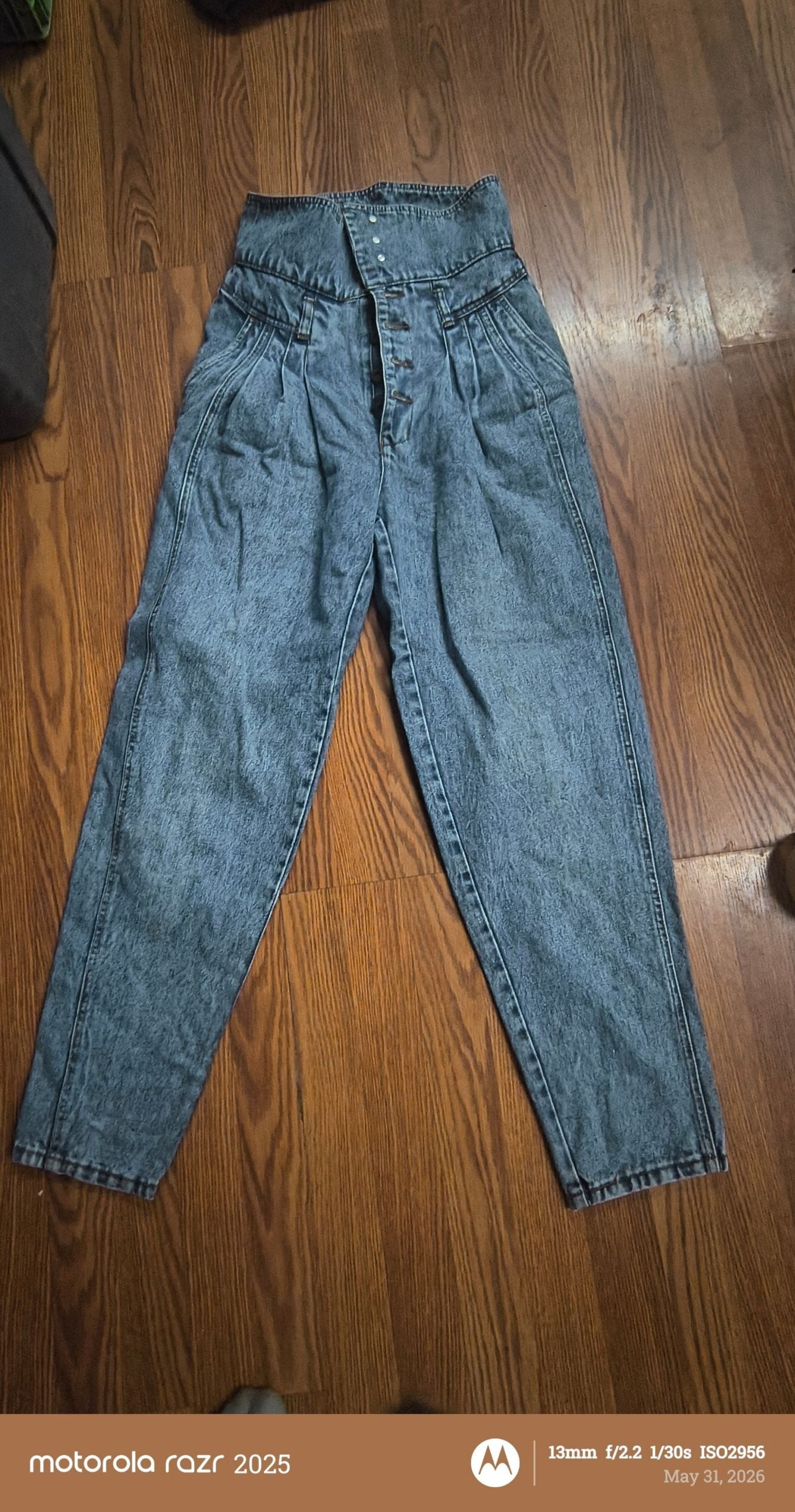 RARE VINTAGE RIO Blue High Waist Pleated Jeans Size 9 Women