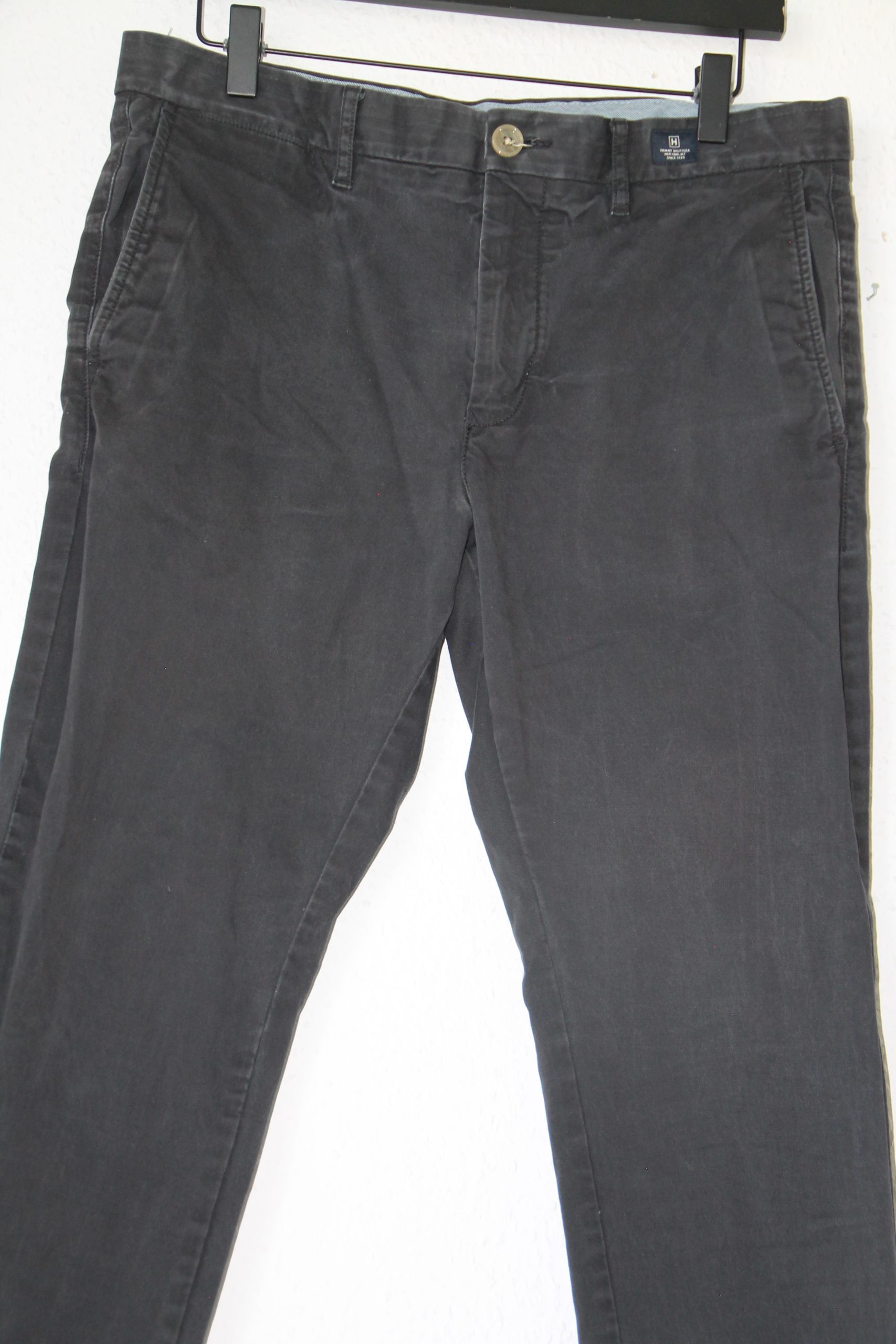 Tommy Hilfiger Black Casual Trousers Size 30 Slim Fit 2728 image 5