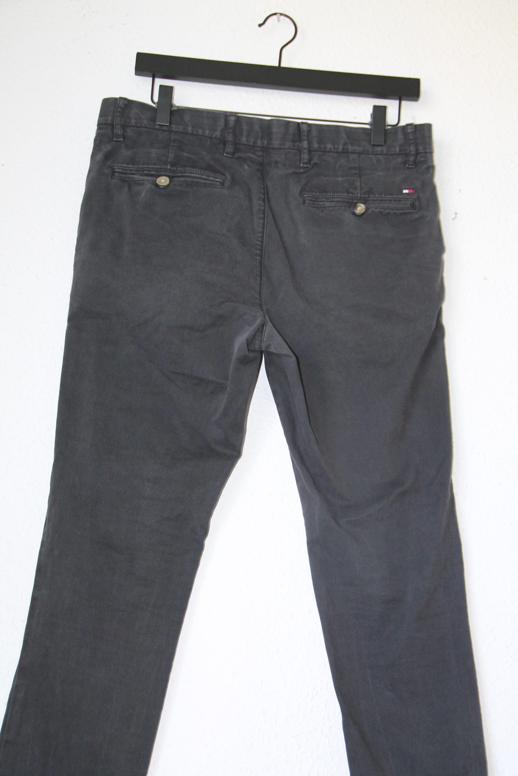 Tommy Hilfiger Black Casual Trousers Size 30 Slim Fit 2728 image 7