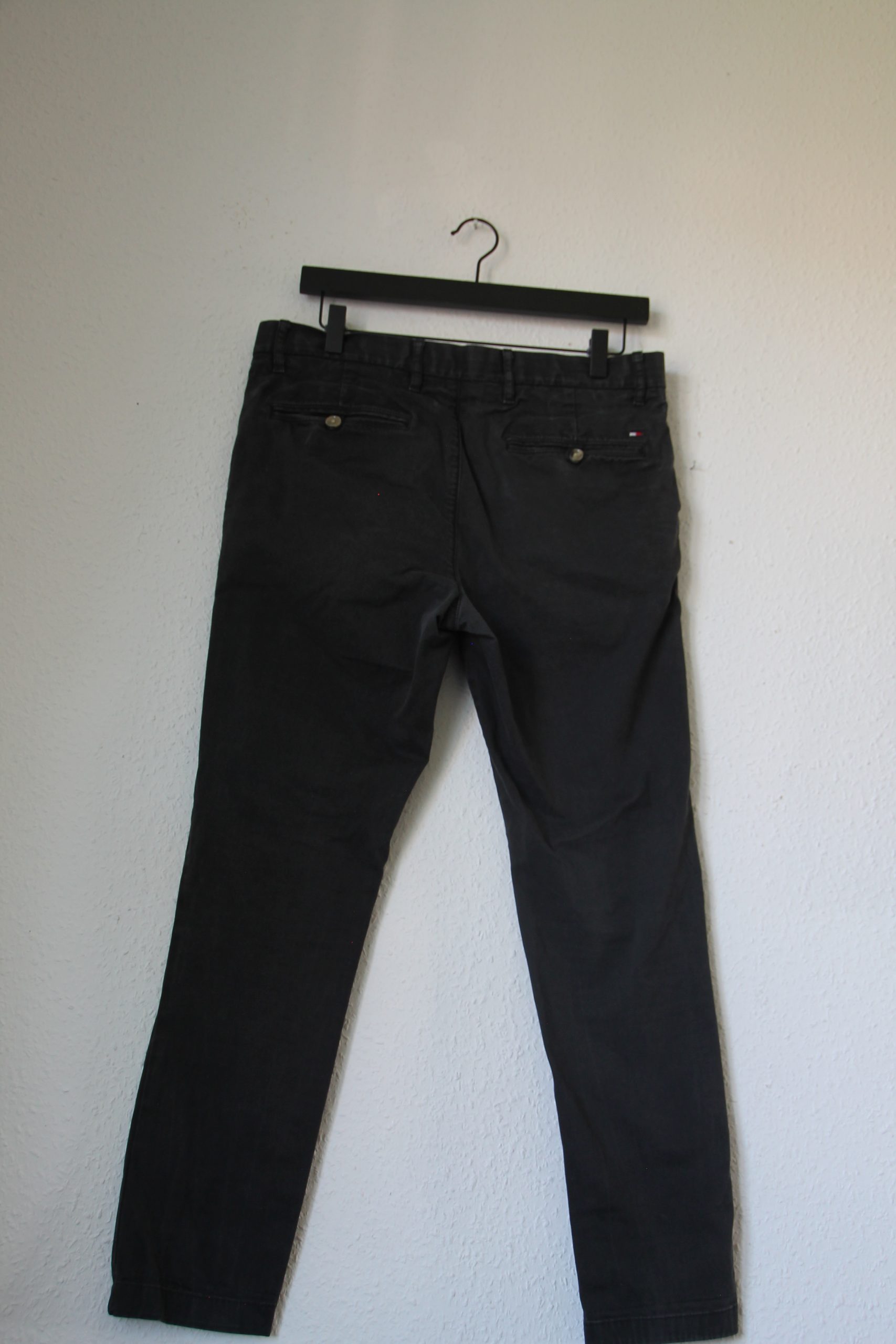 Tommy Hilfiger Black Casual Trousers Size 30 Slim Fit 2728 image 8