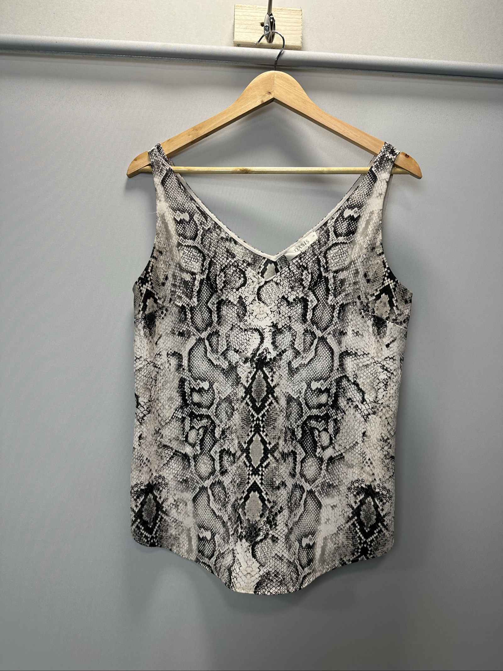 Oasis UK 10 Snake Print V Neck Sleeveless Top Lightweight Polyester Lined