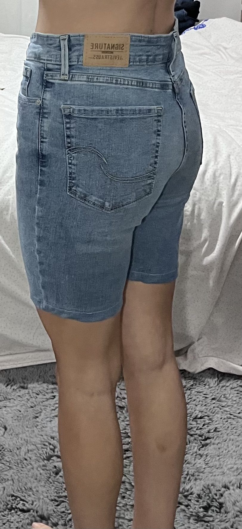 Levi's Signature Blue Denim Skinny Long Shorts w28