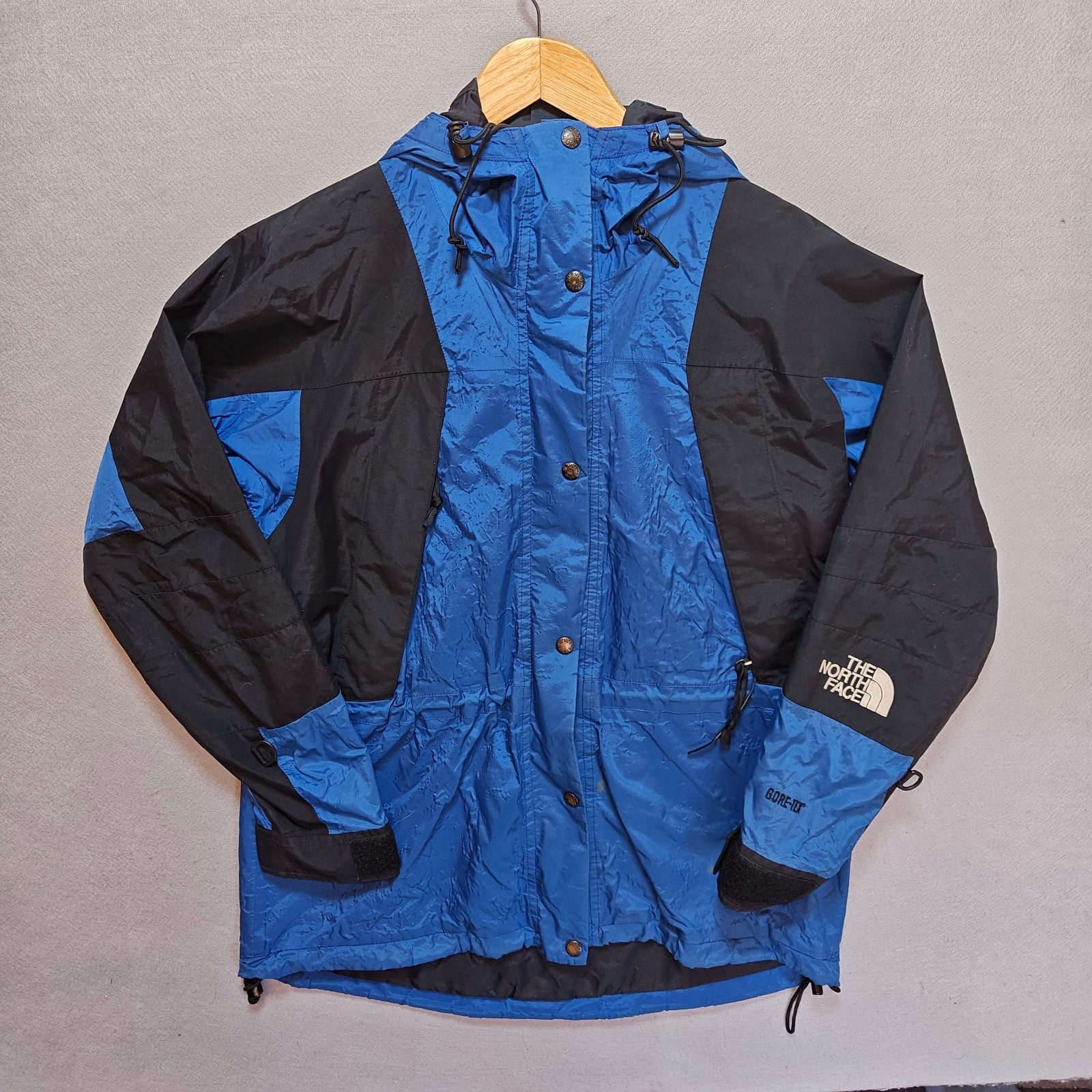 The North Face Blue & Black Gore-Tex Waterproof Women's Small Jacket
