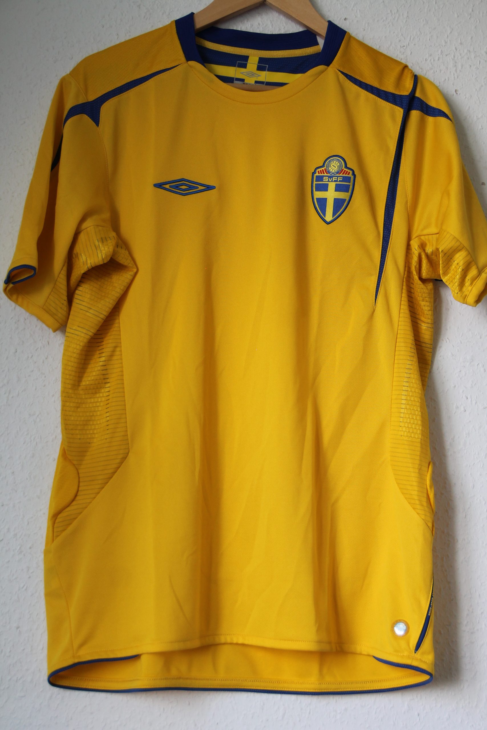 Umbro Yellow Sweden Soccer Jersey Size M 2760