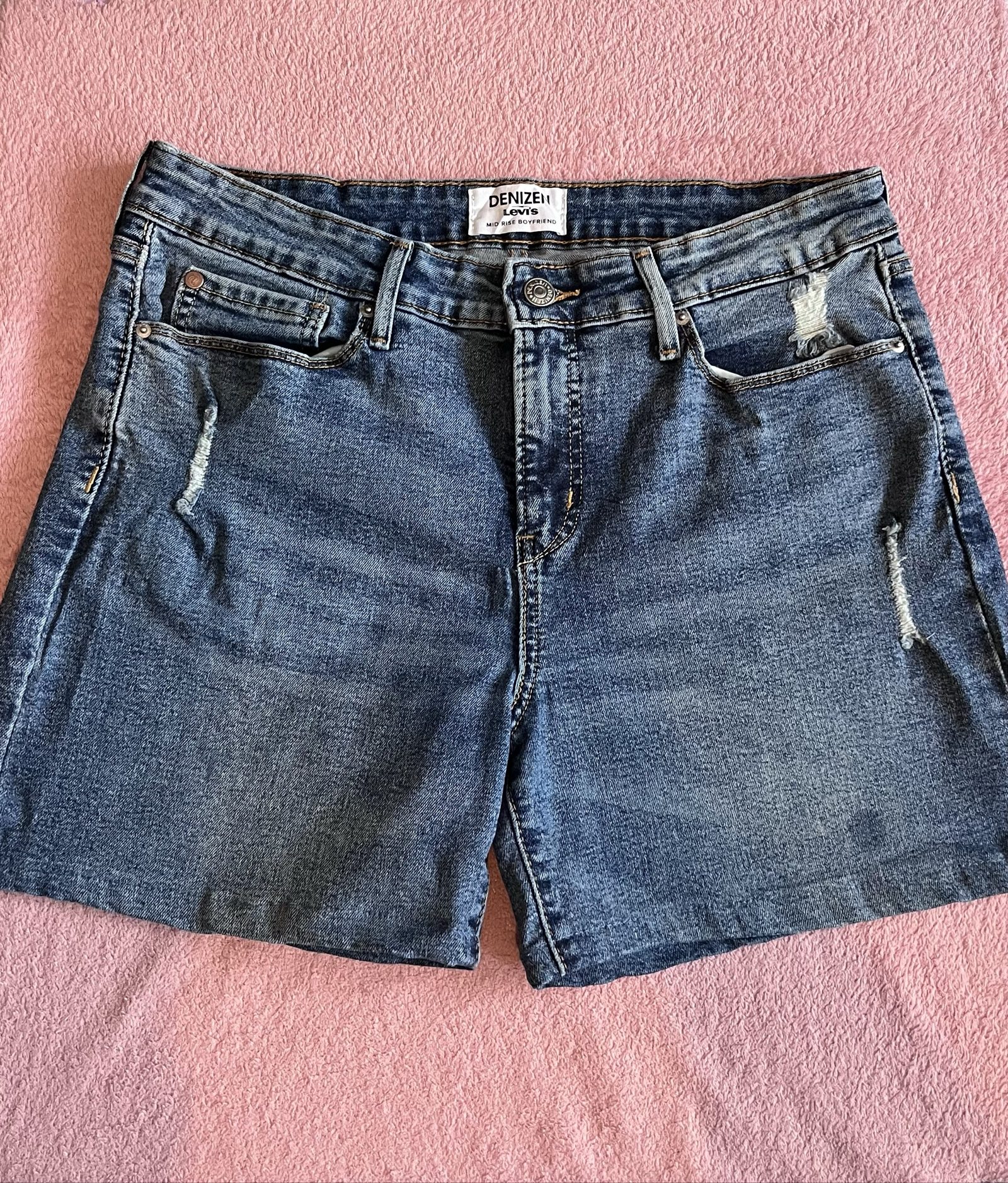 Womens Denizen Levi's Blue Mid Rise Boyfriend Denim Shorts W32