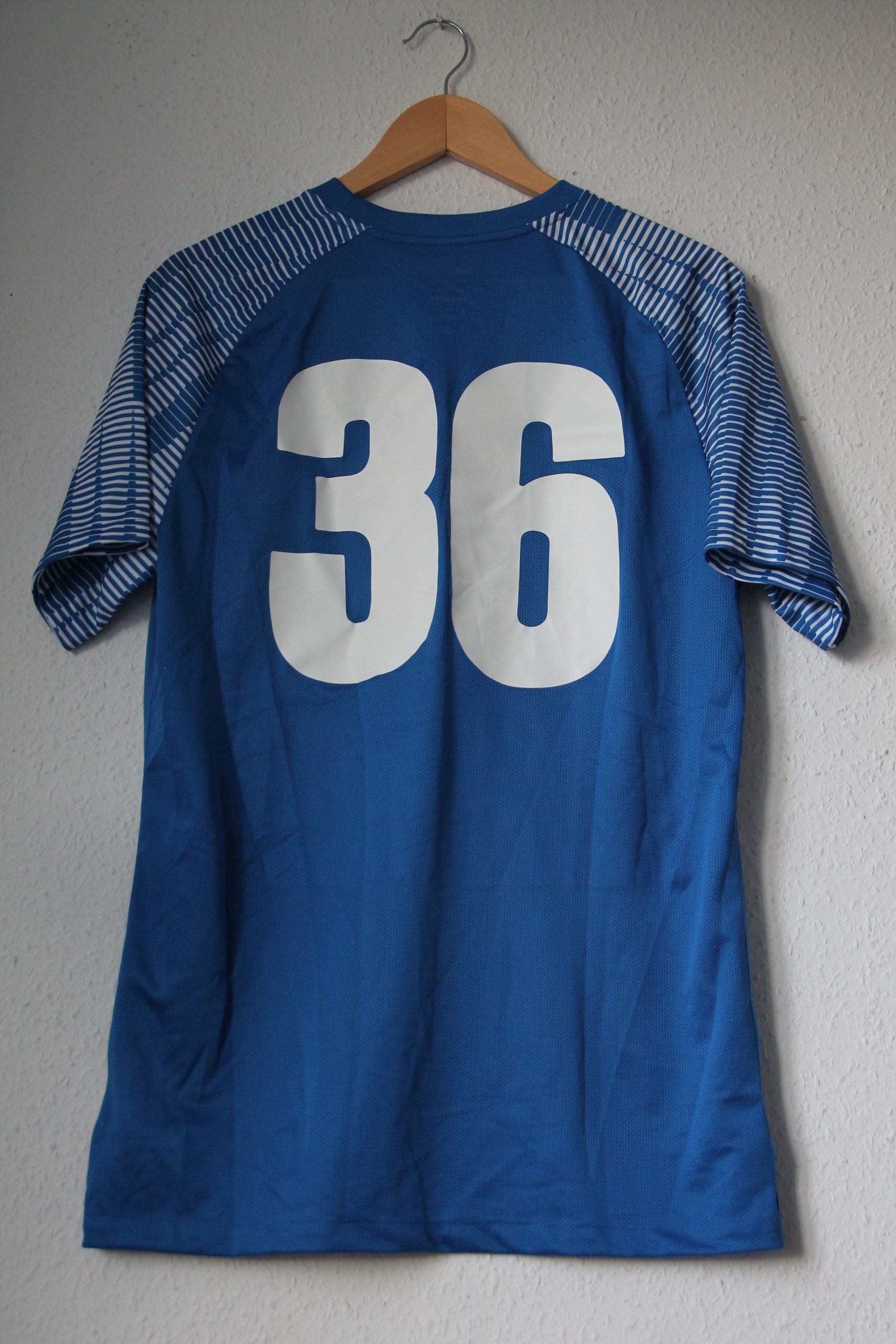 Nike Blue Short Sleeve Sports Jersey Size L Striped Sleeves 2742 image 4