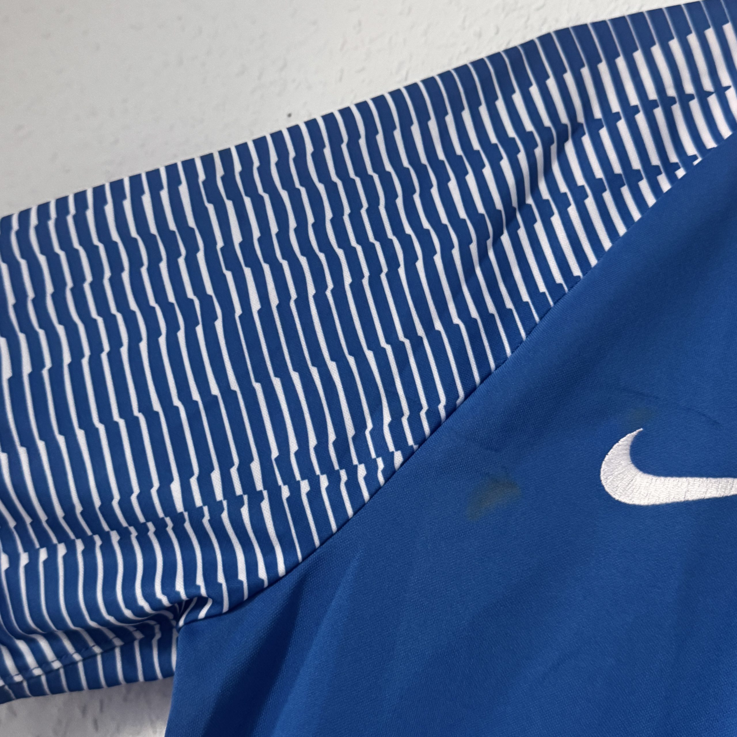 Nike Blue Short Sleeve Sports Jersey Size L Striped Sleeves 2742 image 10