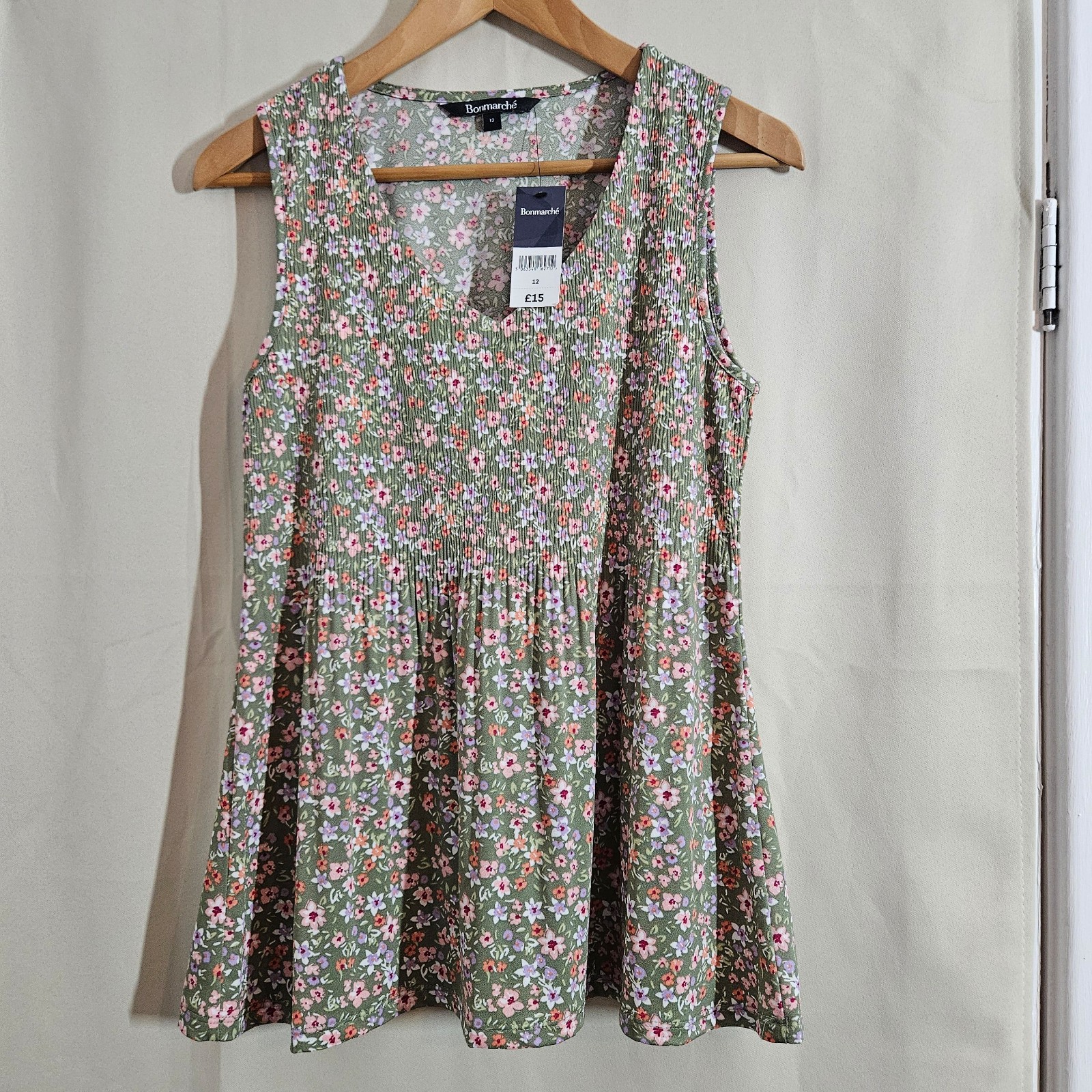 Bonmarché Light Green Floral Sleeveless Top UK 12 Smocked Detail